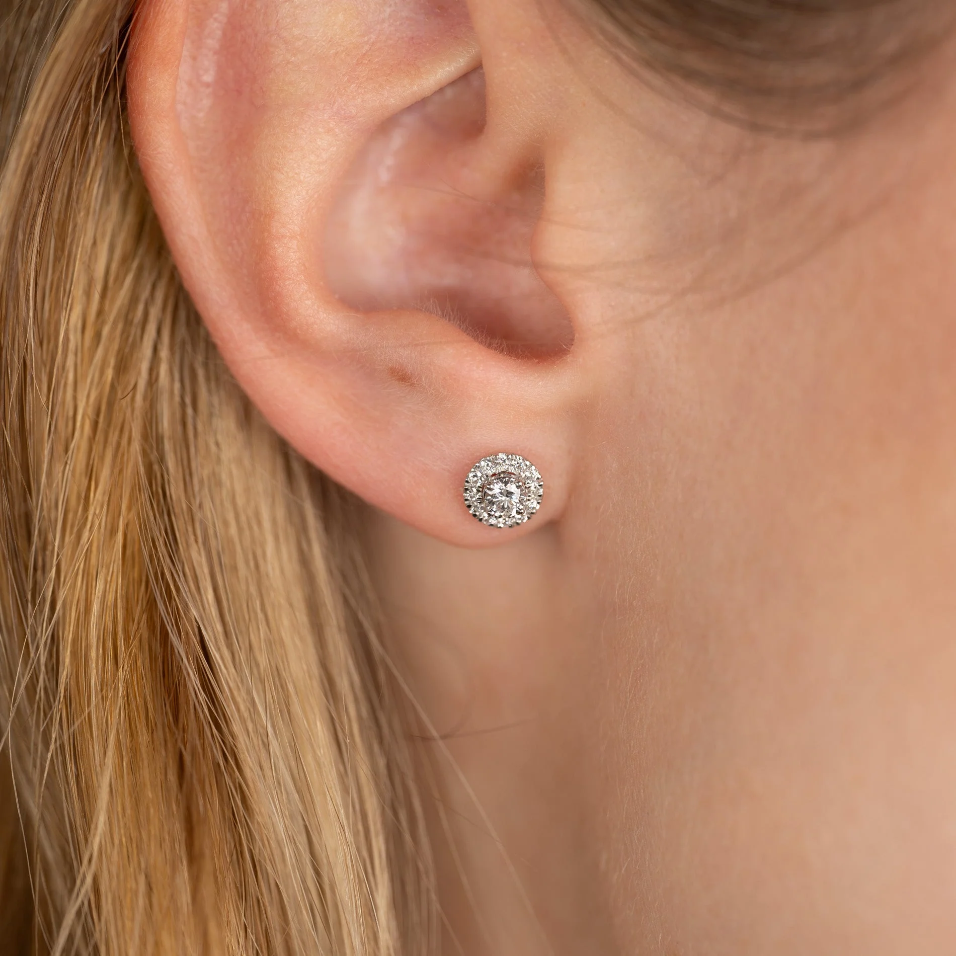 HALO DIAMOND STUD EARRING - Image 5
