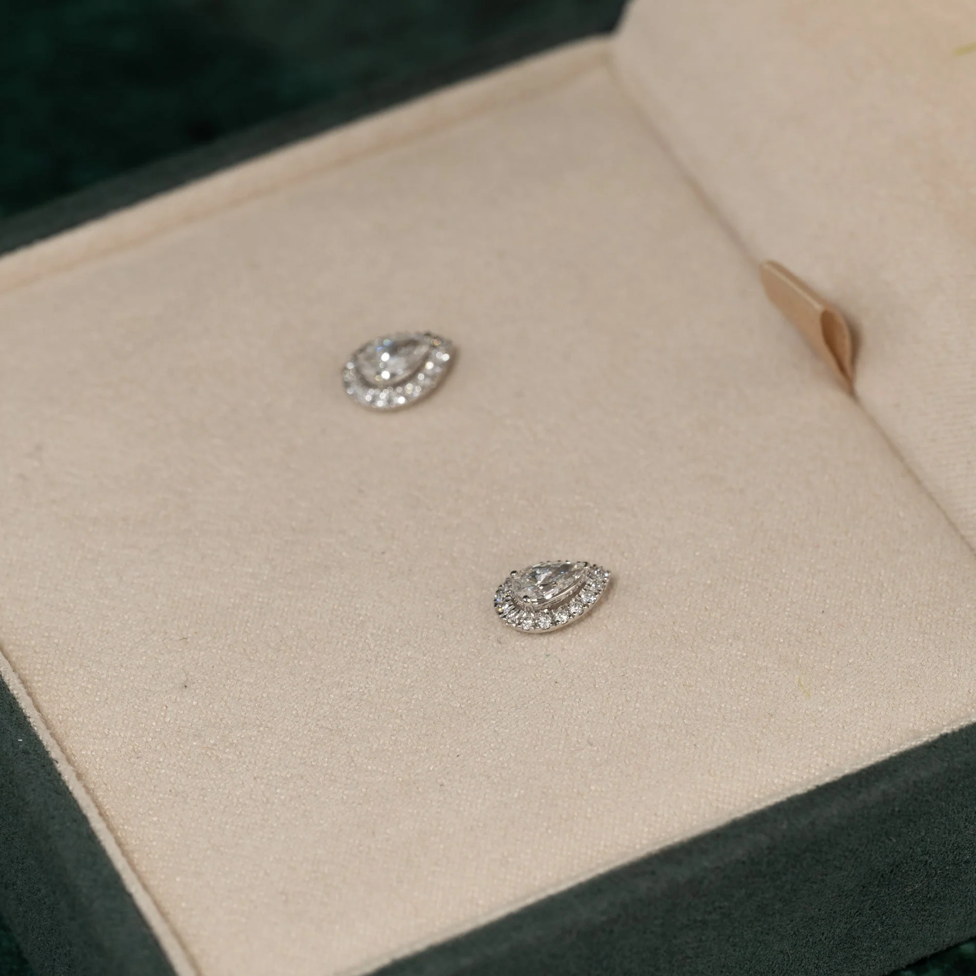 HALO PEAR LAB-DIAMOND STUD EARRING - 0.7ct - WG - Image 11