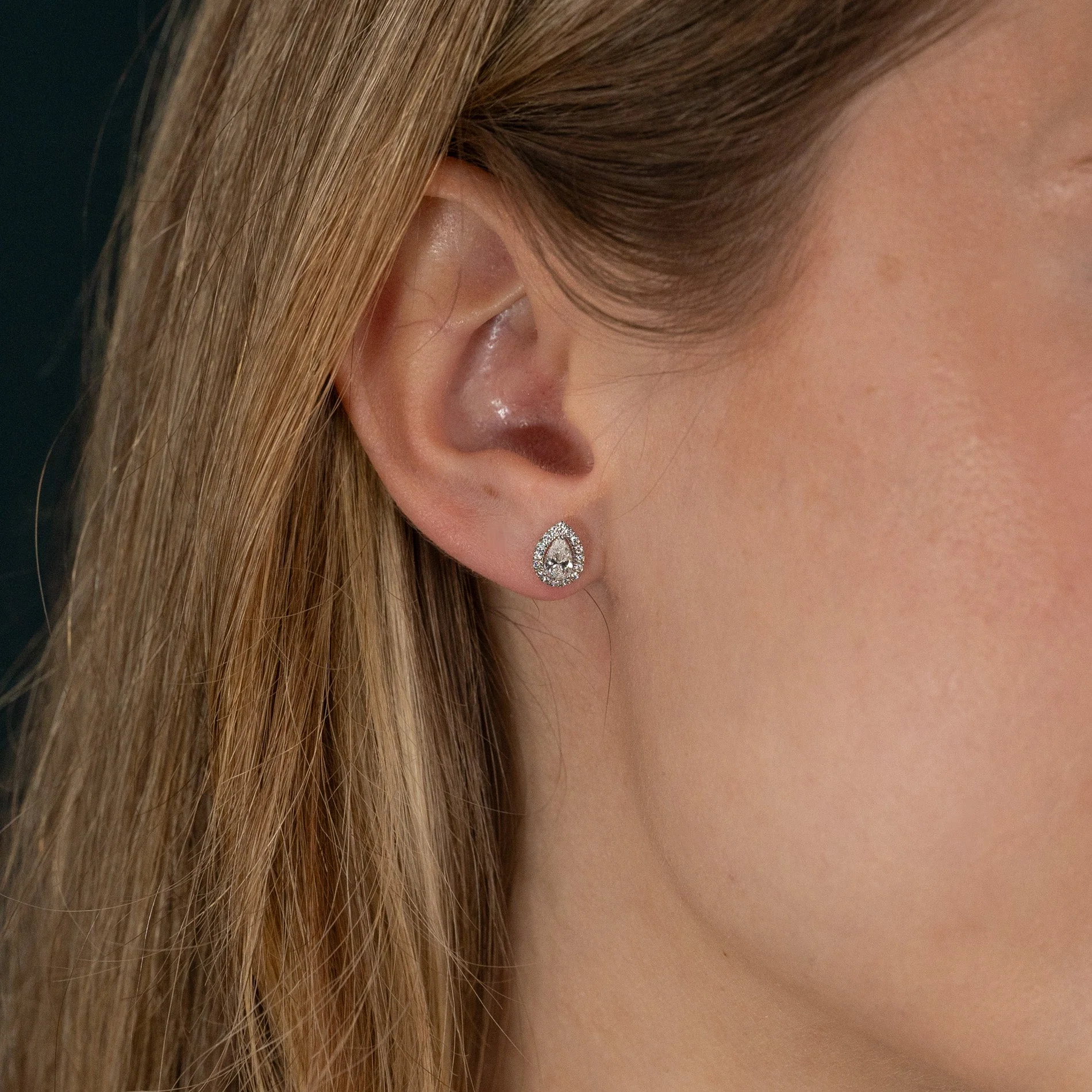 HALO PEAR LAB-DIAMOND STUD EARRING - 0.7ct - WG - Image 5
