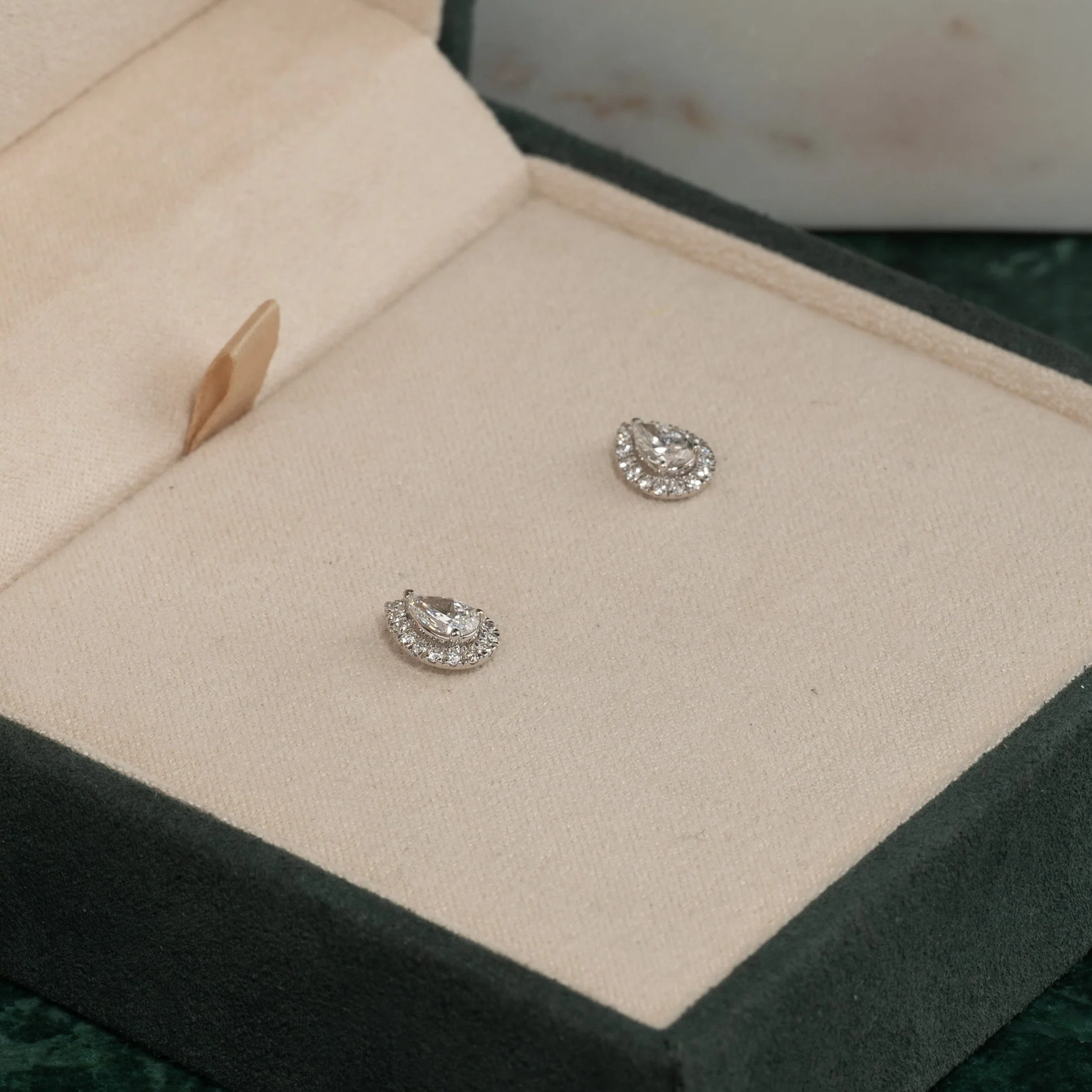 HALO PEAR LAB-DIAMOND STUD EARRING - 0.7ct - WG - Image 6