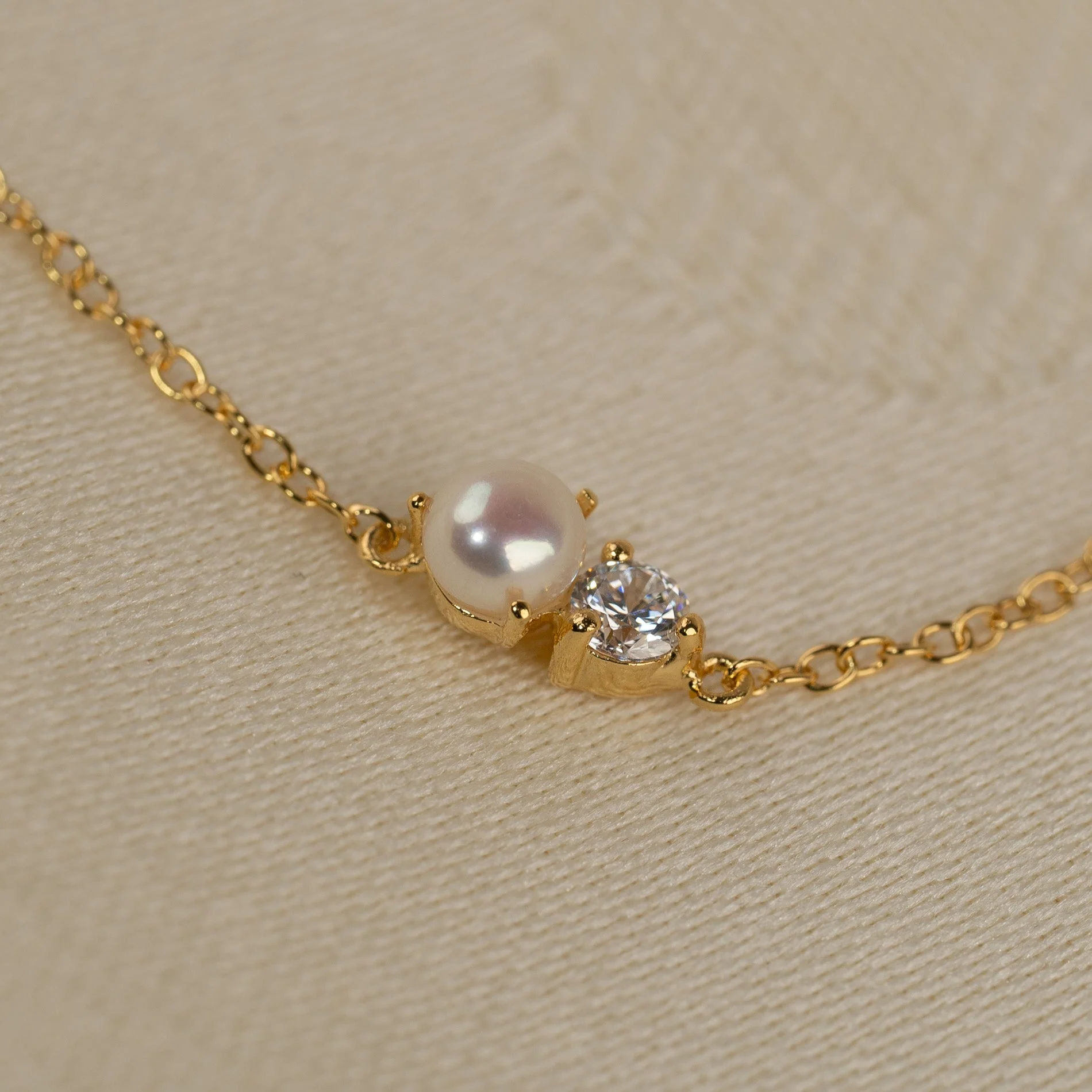 HANNAH PEARL GOLDEN BRACELET - Image 3