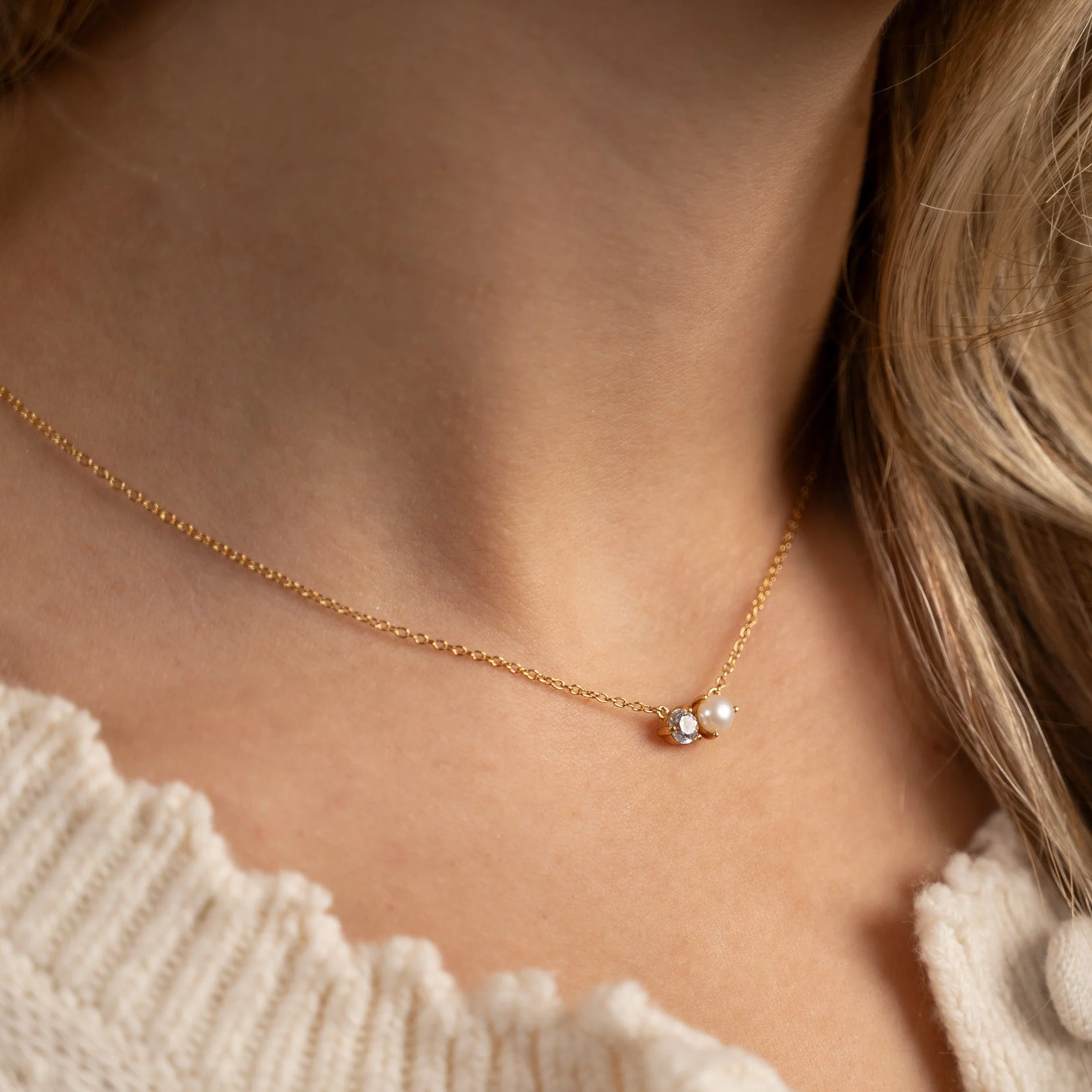 HANNAH PEARL GOLDEN NECKLACE - Image 3