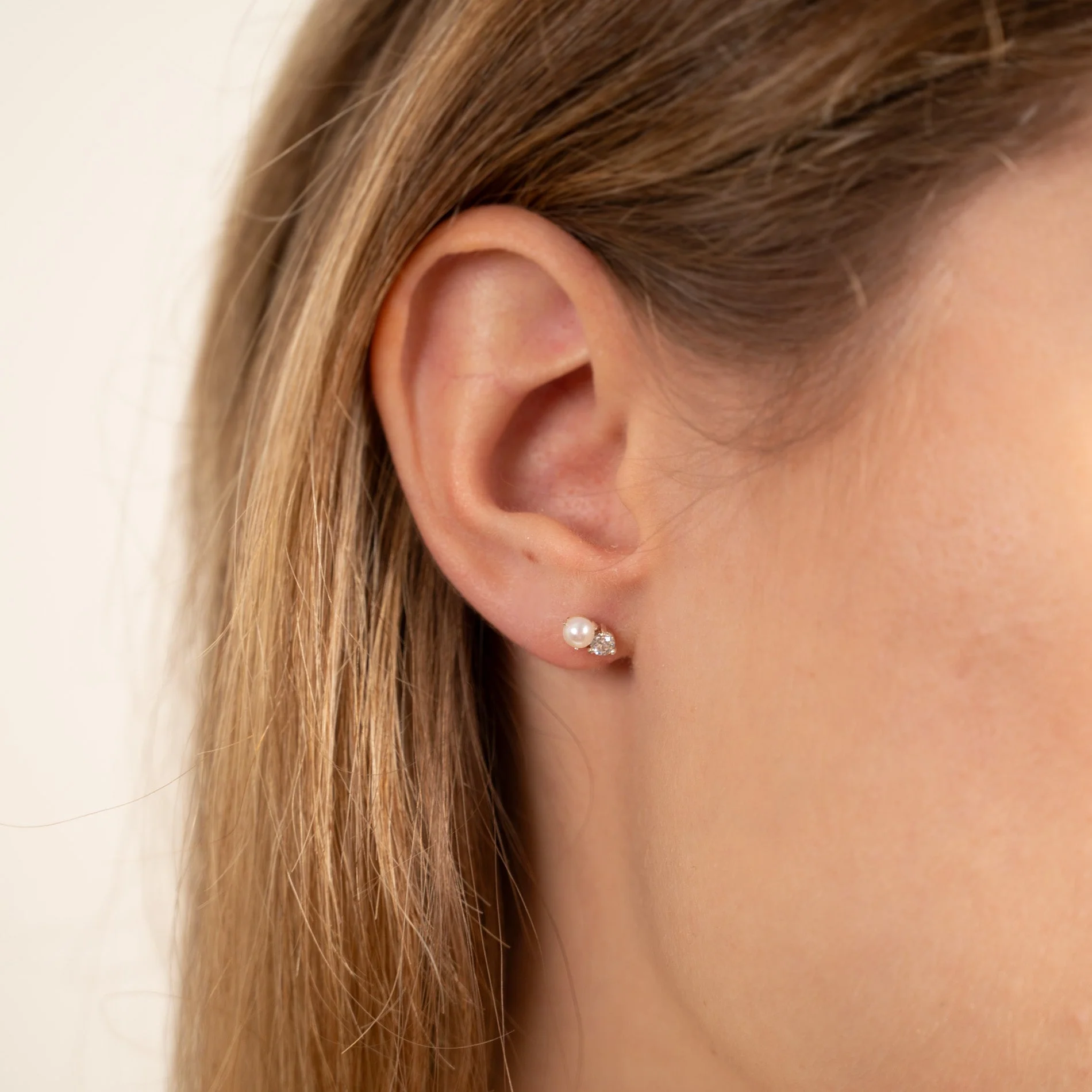 HANNAH PEARL SILVER EARRING - Image 3