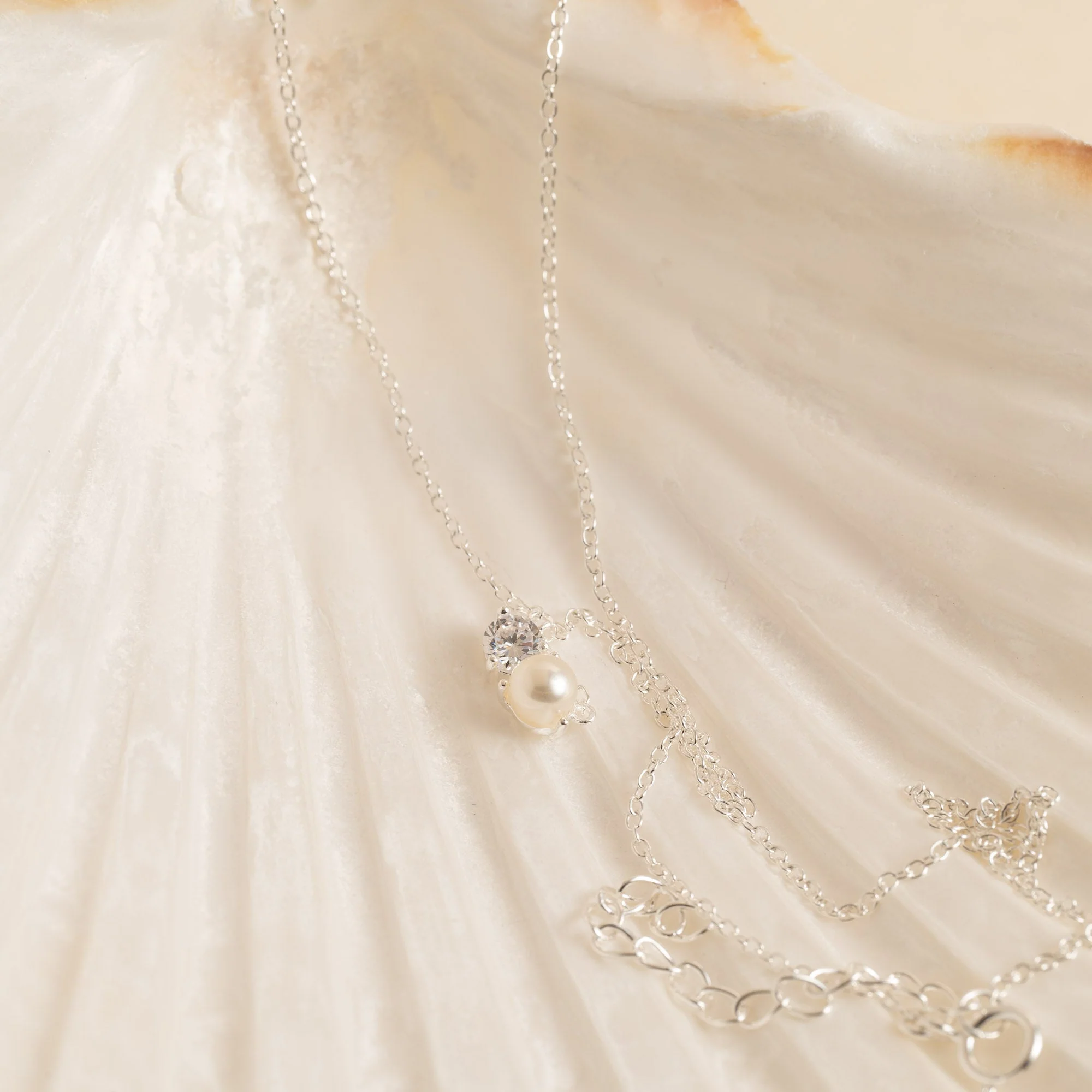 HANNAH PEARL SILVER NECKLACE - Image 3