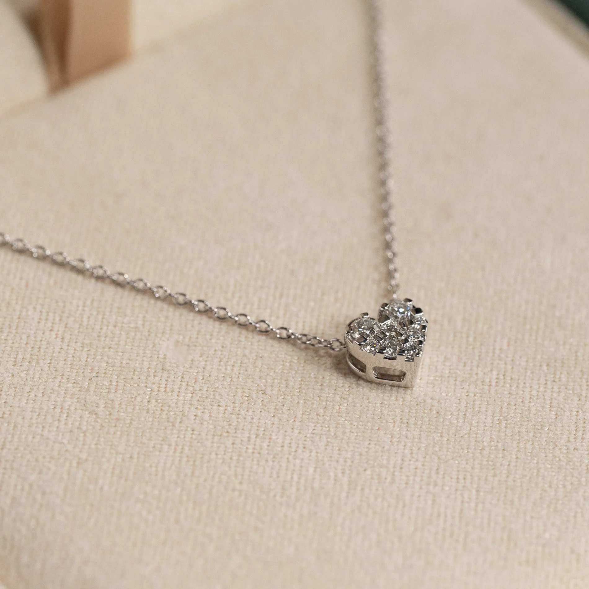 HEART PAVE LAB-DIAMOND PENDANT - 0.17ct - WG - Image 6