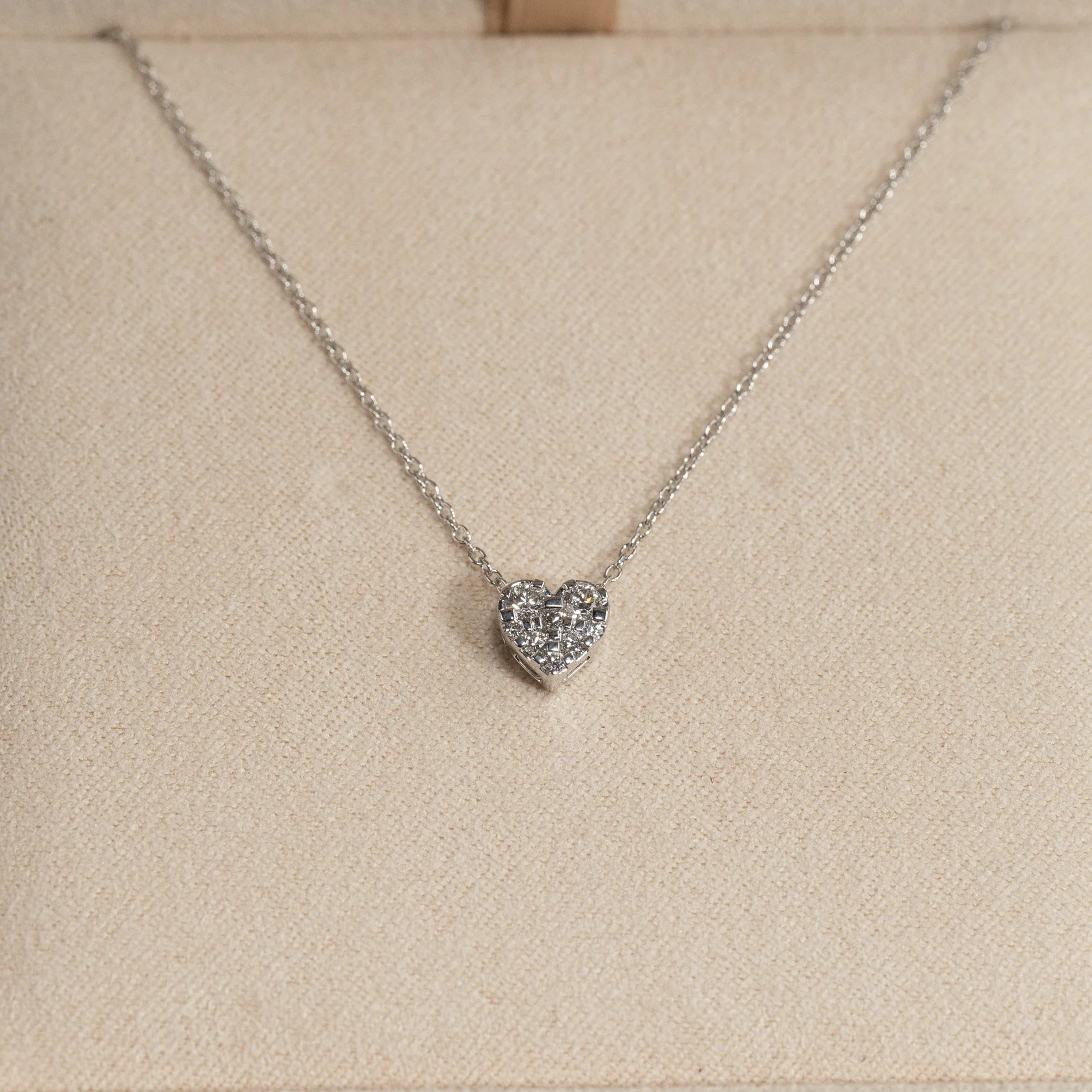 HEART PAVE LAB-DIAMOND PENDANT - 0.17ct - WG - Image 7