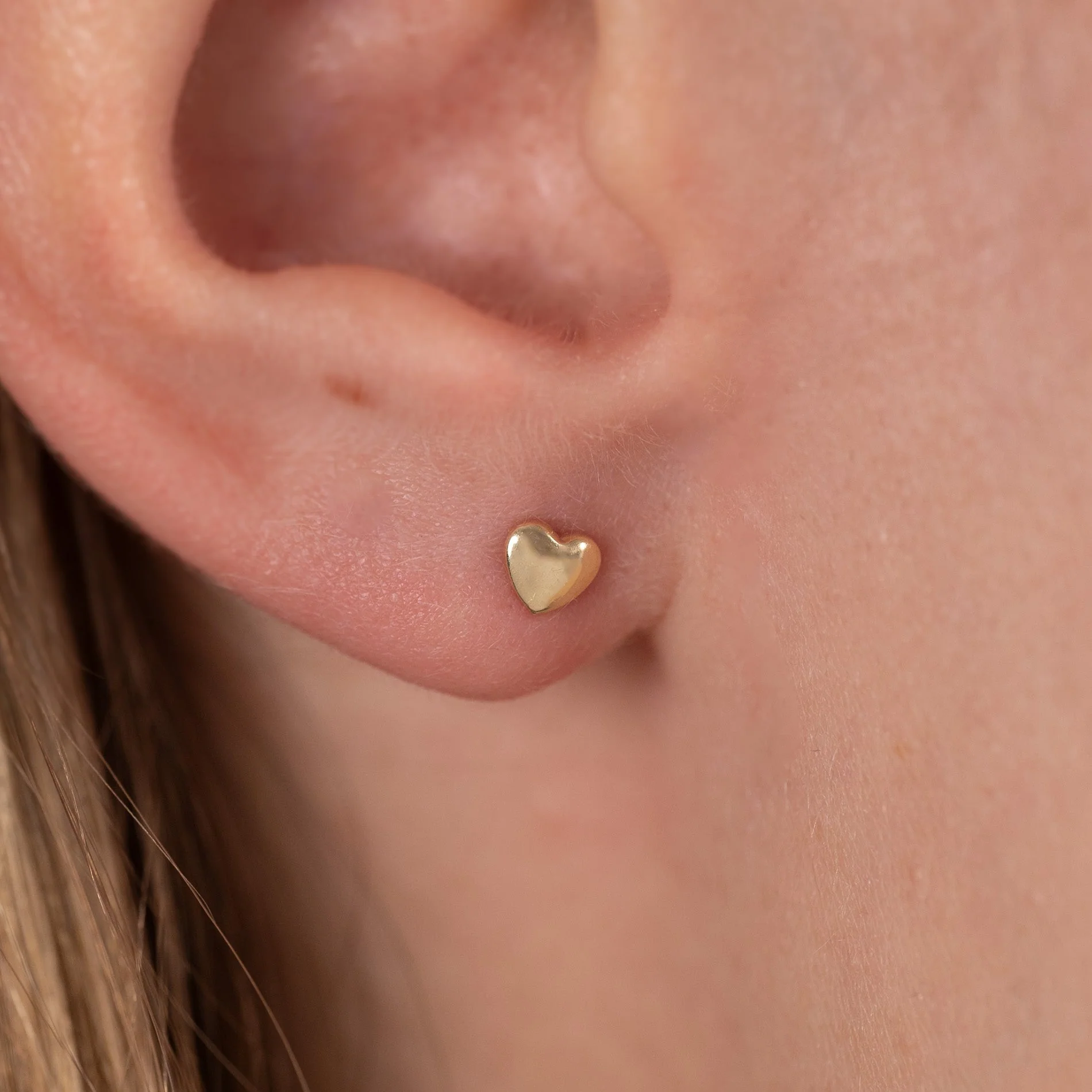 HEART SOLID GOLD STUD EARRING - Image 2
