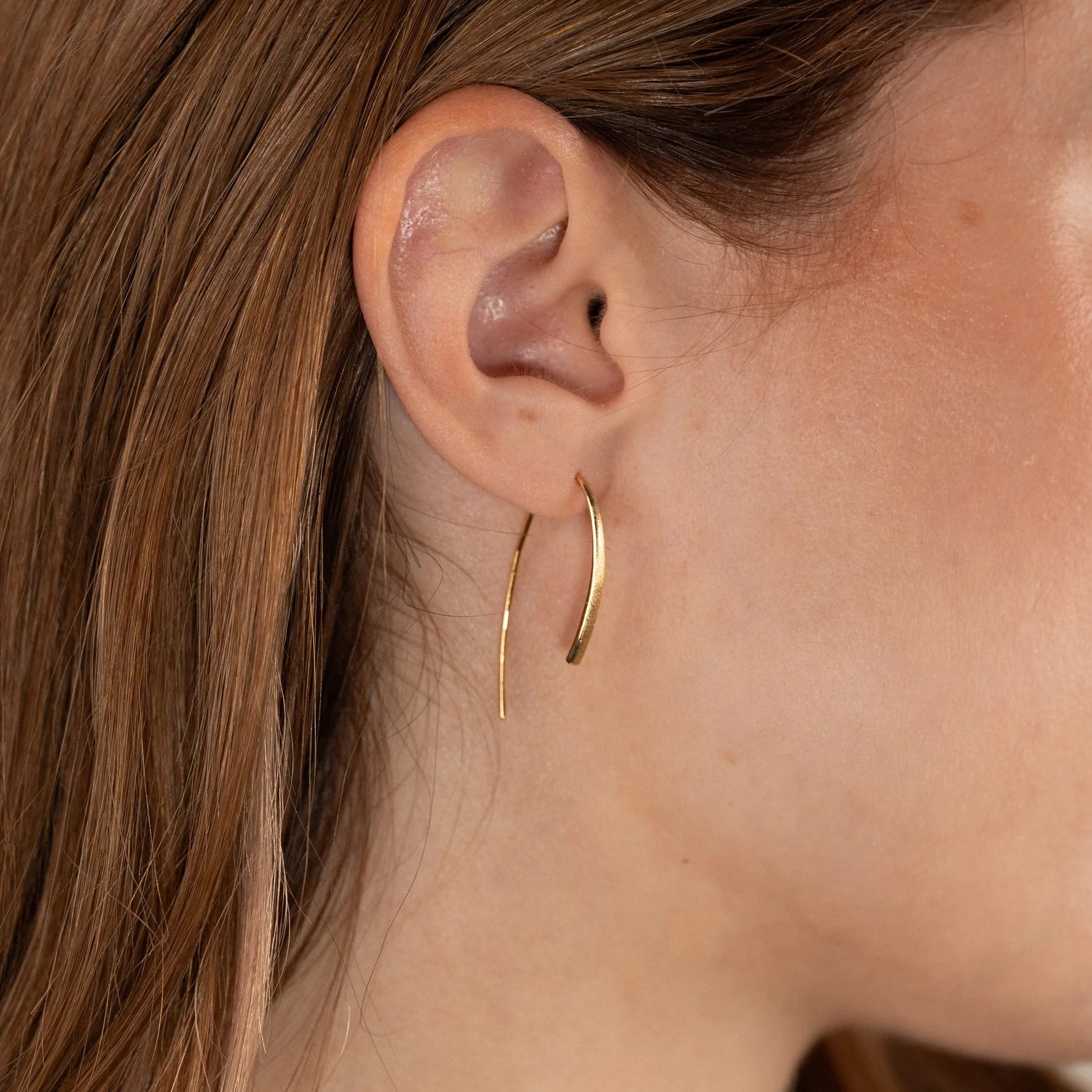 HEDVA GOLDEN CREOL EARRING - Image 6
