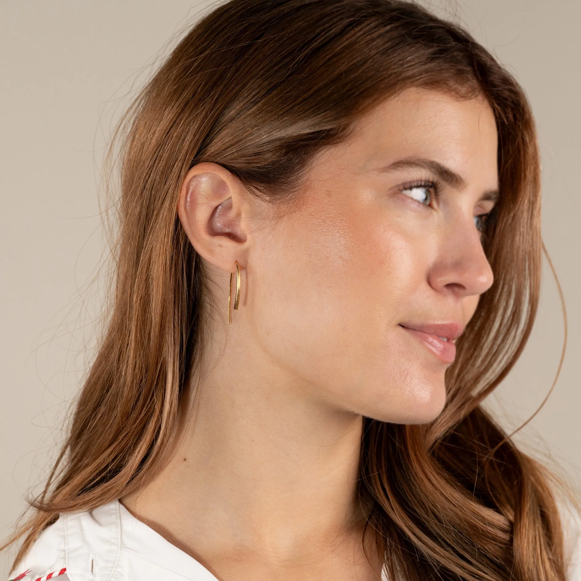 HEDVA GOLDEN CREOL EARRING - Image 8