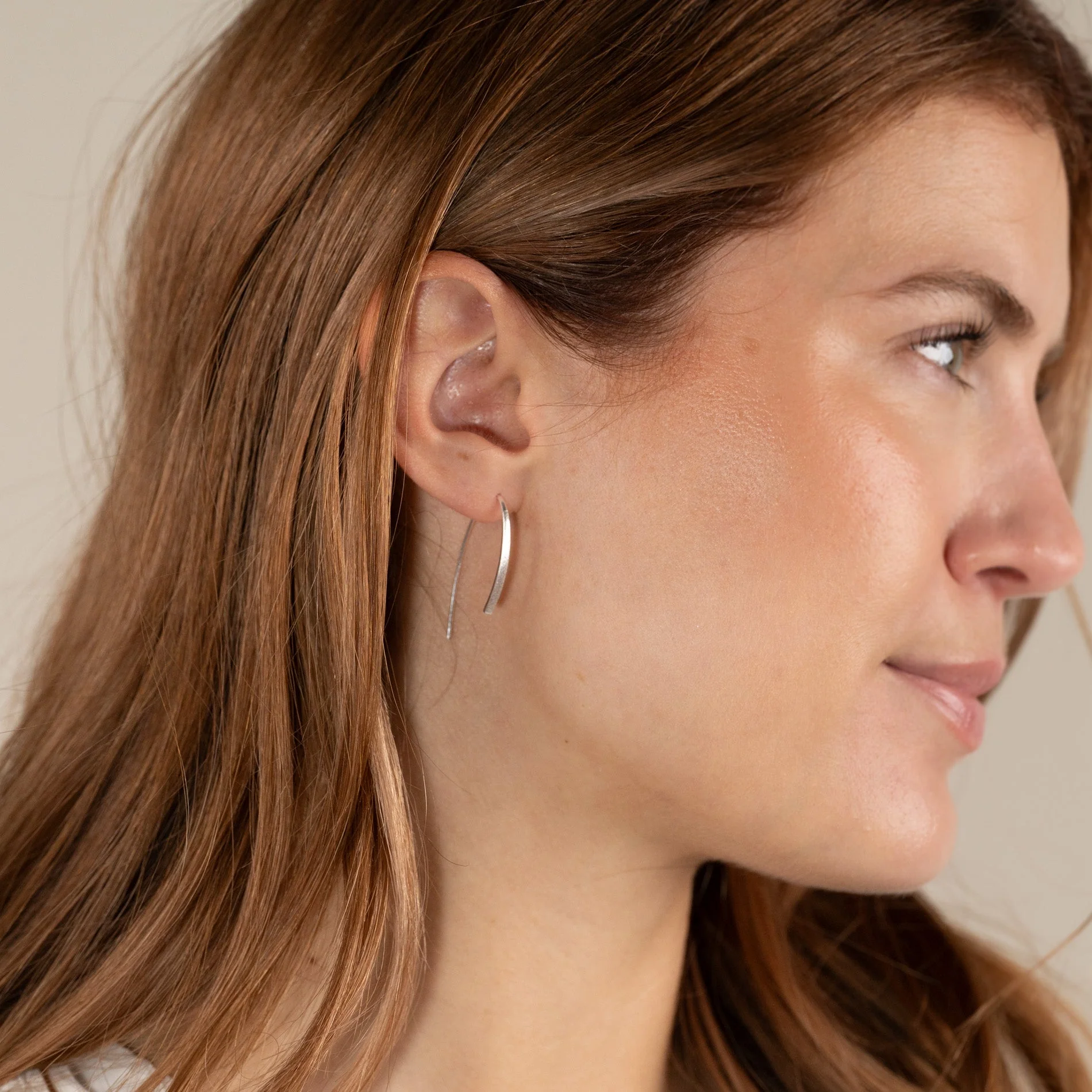 HEDVA SILVER CREOL EARRING - Image 5