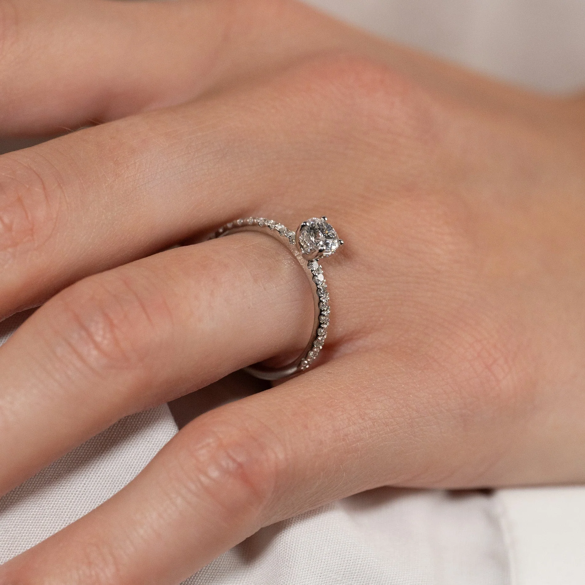 HIDDEN-HALO ALLIANCE LAB-DIAMOND RING - 0.8ct - WG - Image 4