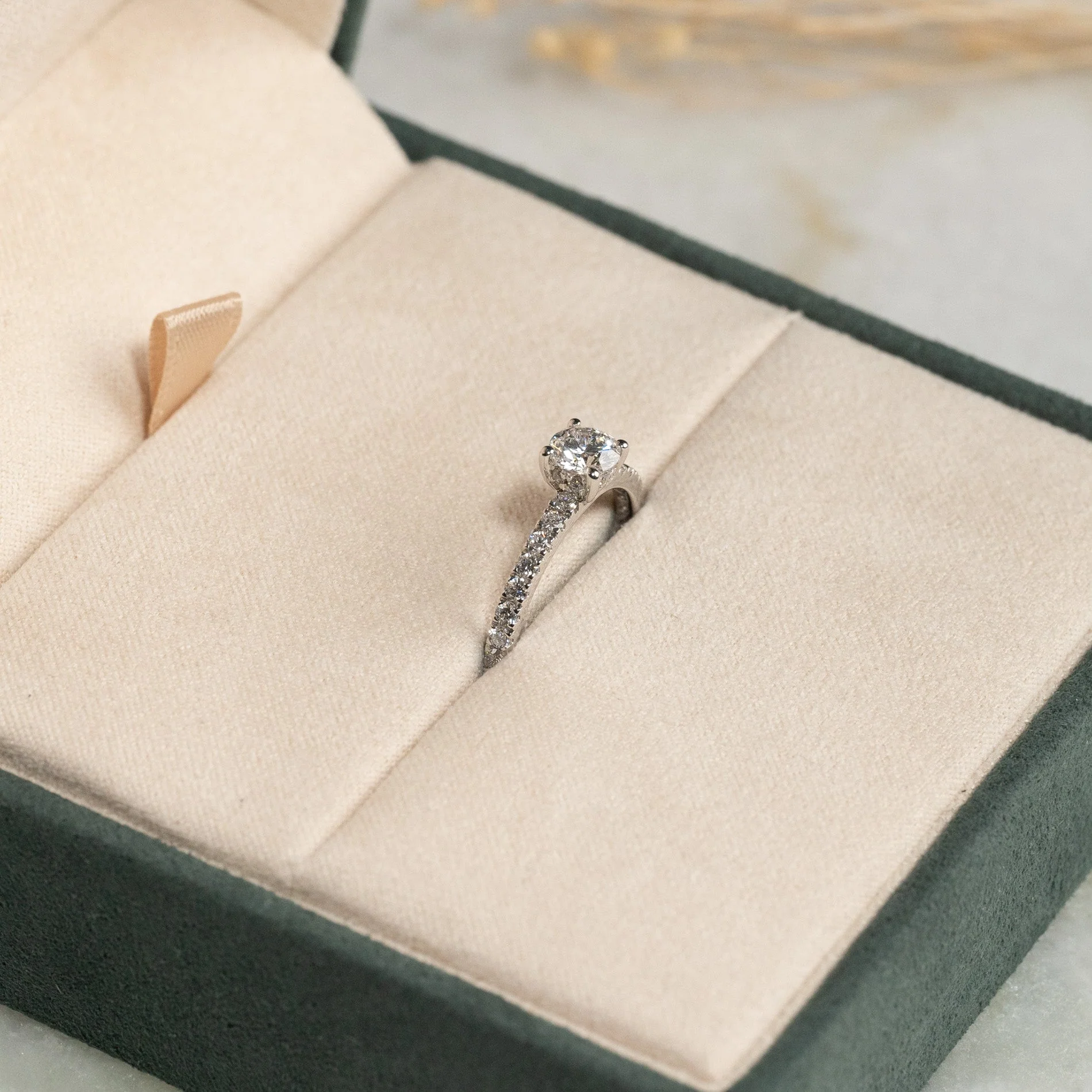HIDDEN-HALO ALLIANCE LAB-DIAMOND RING - 1.0ct - WG - Image 4