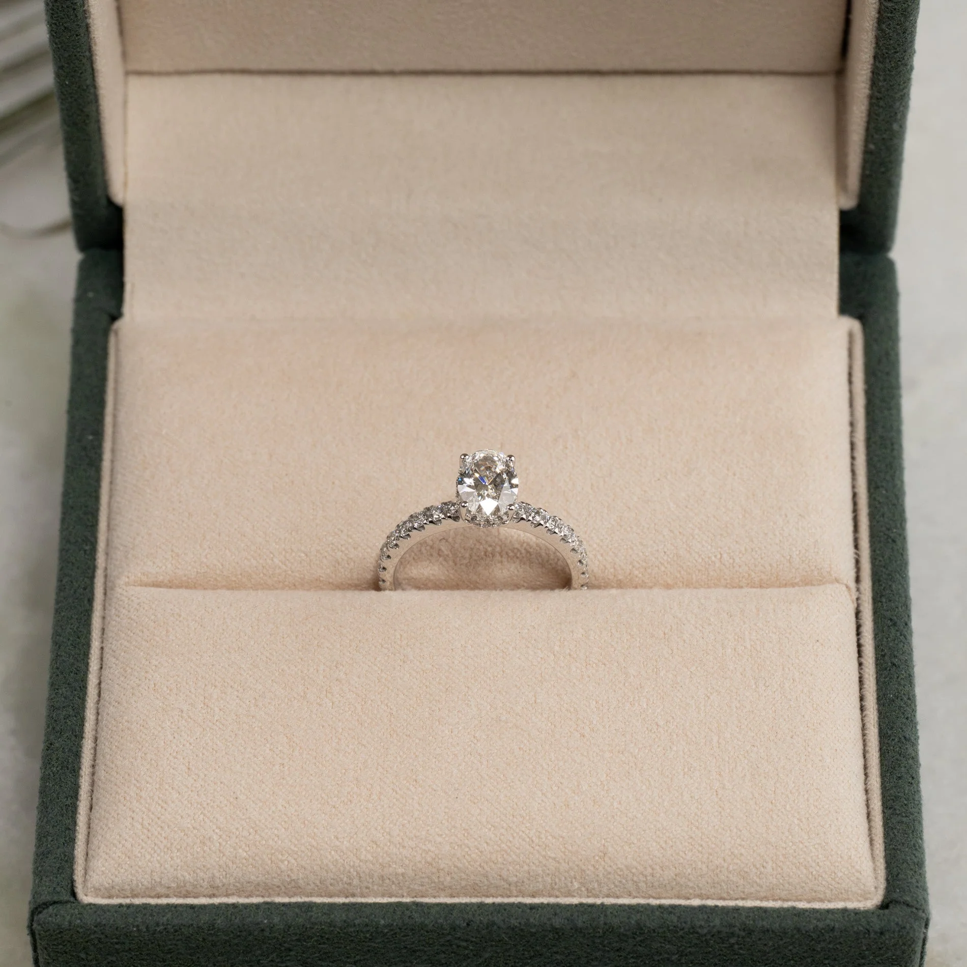 HIDDEN HALO OVAL-CUT ALLIANCE LAB-DIAMOND RING - 1.5ct - WG - Image 2