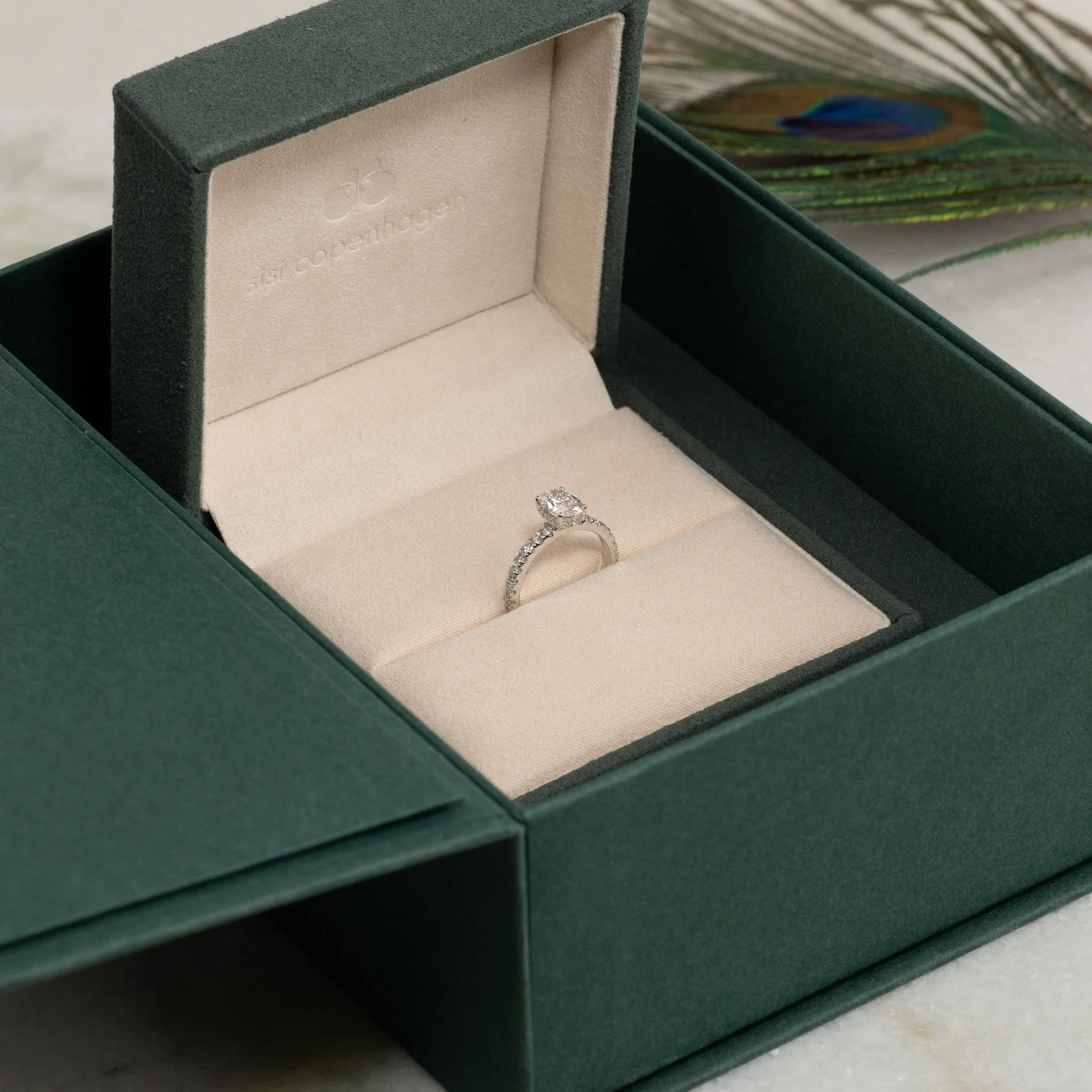 HIDDEN HALO OVAL-CUT ALLIANCE LAB-DIAMOND RING - 1.5ct - WG - Image 5