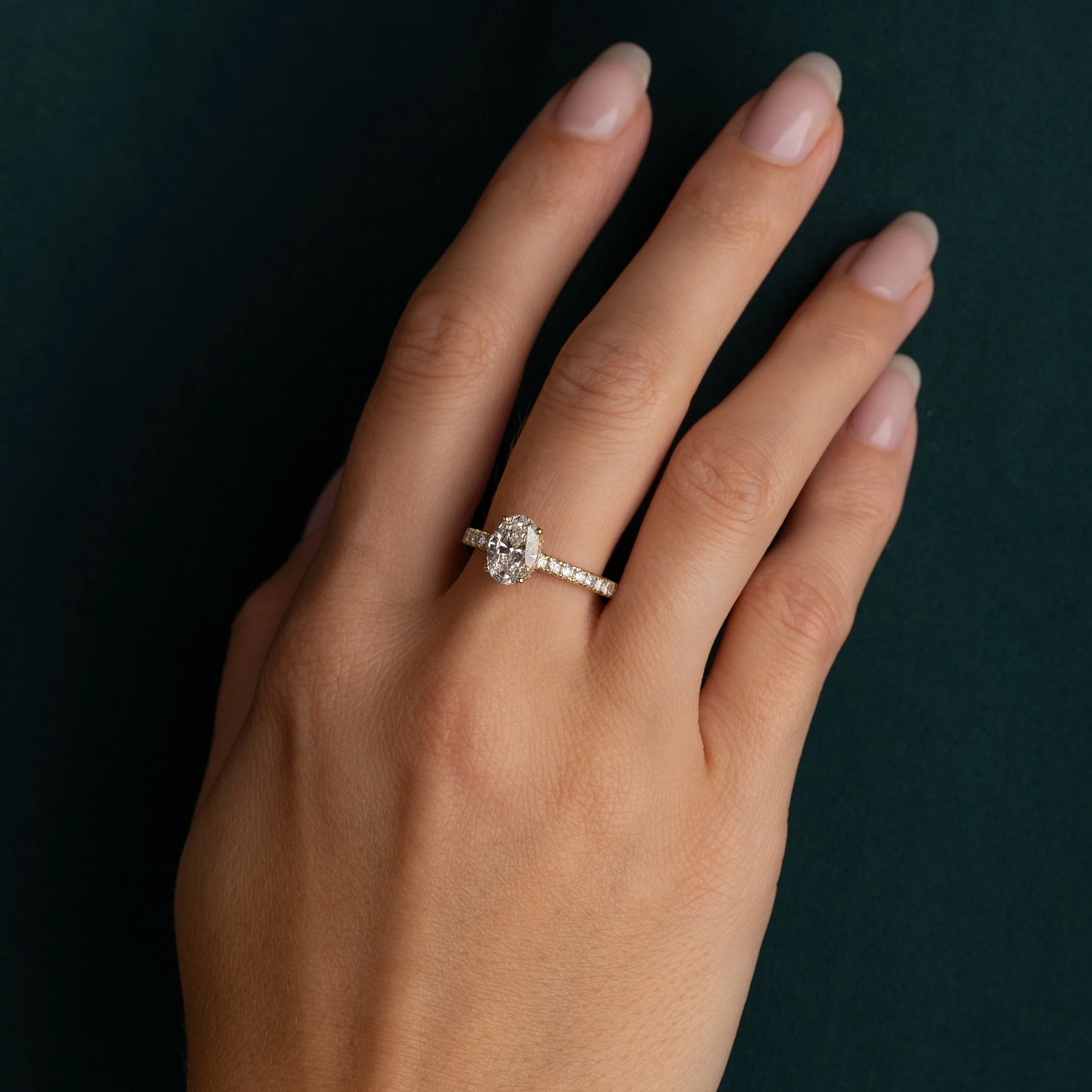 HIDDEN HALO OVAL-CUT ALLIANCE LAB-DIAMOND RING - 2.0ct - YG - Image 7