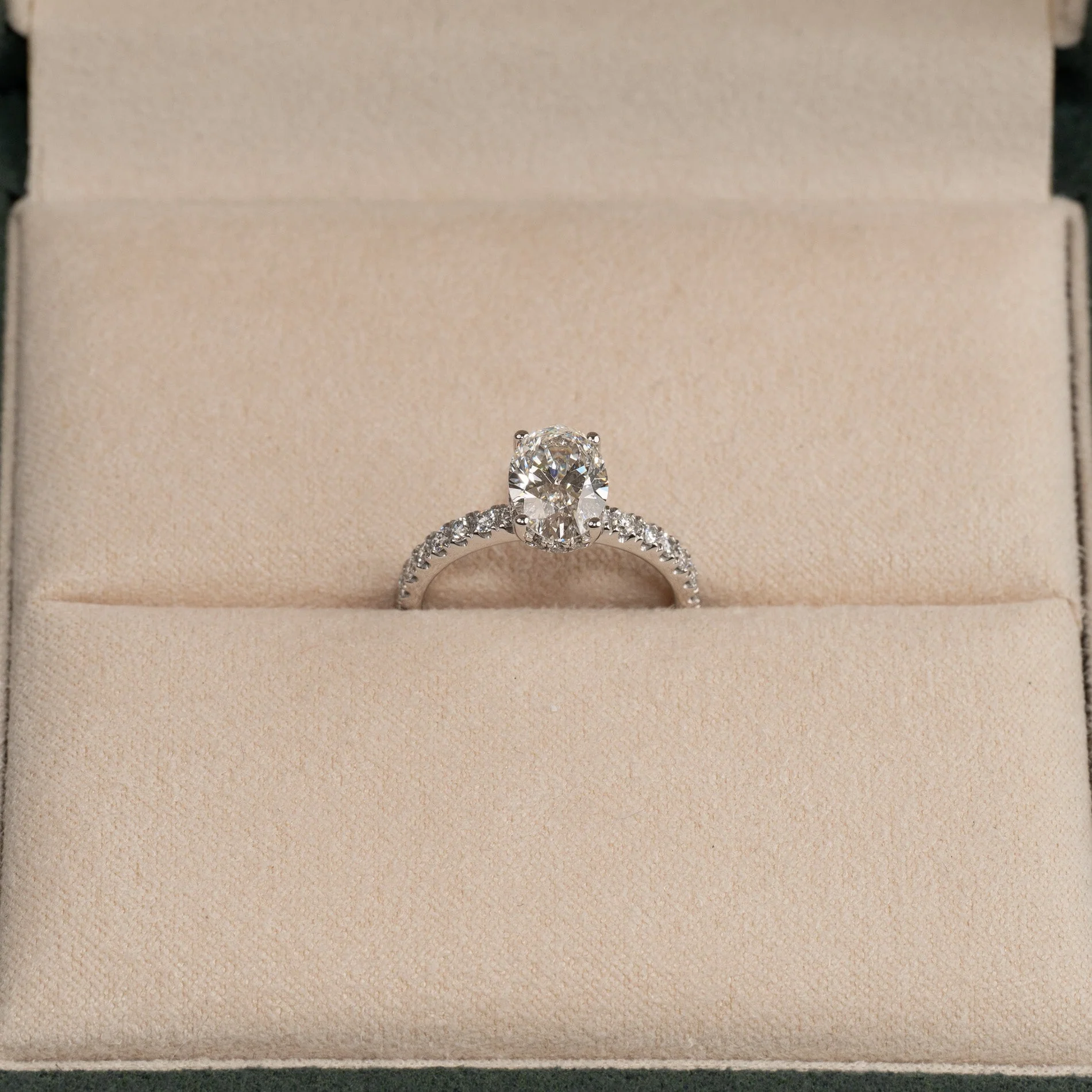 HIDDEN HALO OVAL-CUT ALLIANCE LAB-DIAMOND RING - 2.0ct - WG - Image 3