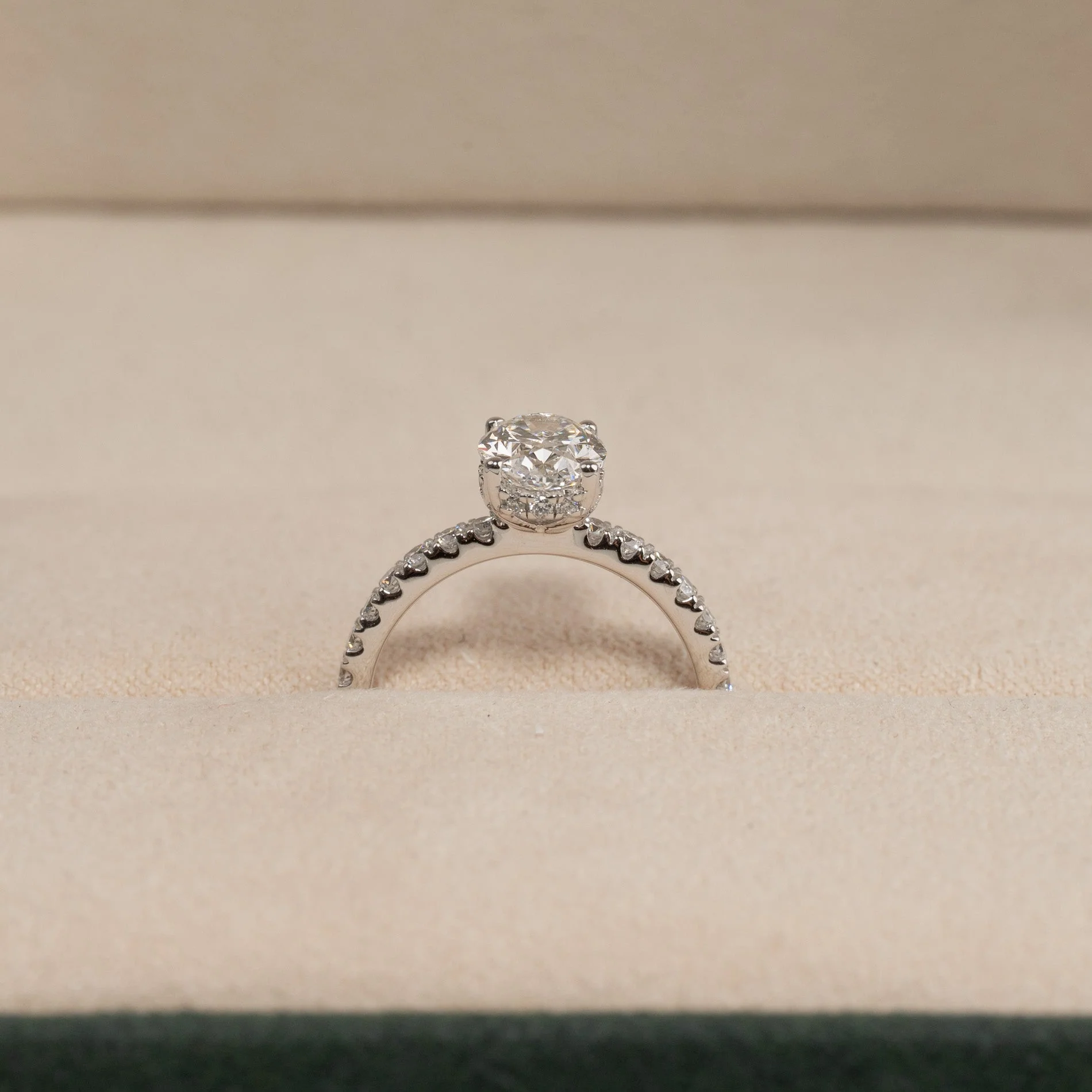 HIDDEN HALO OVAL-CUT ALLIANCE LAB-DIAMOND RING - 2.0ct - WG - Image 7