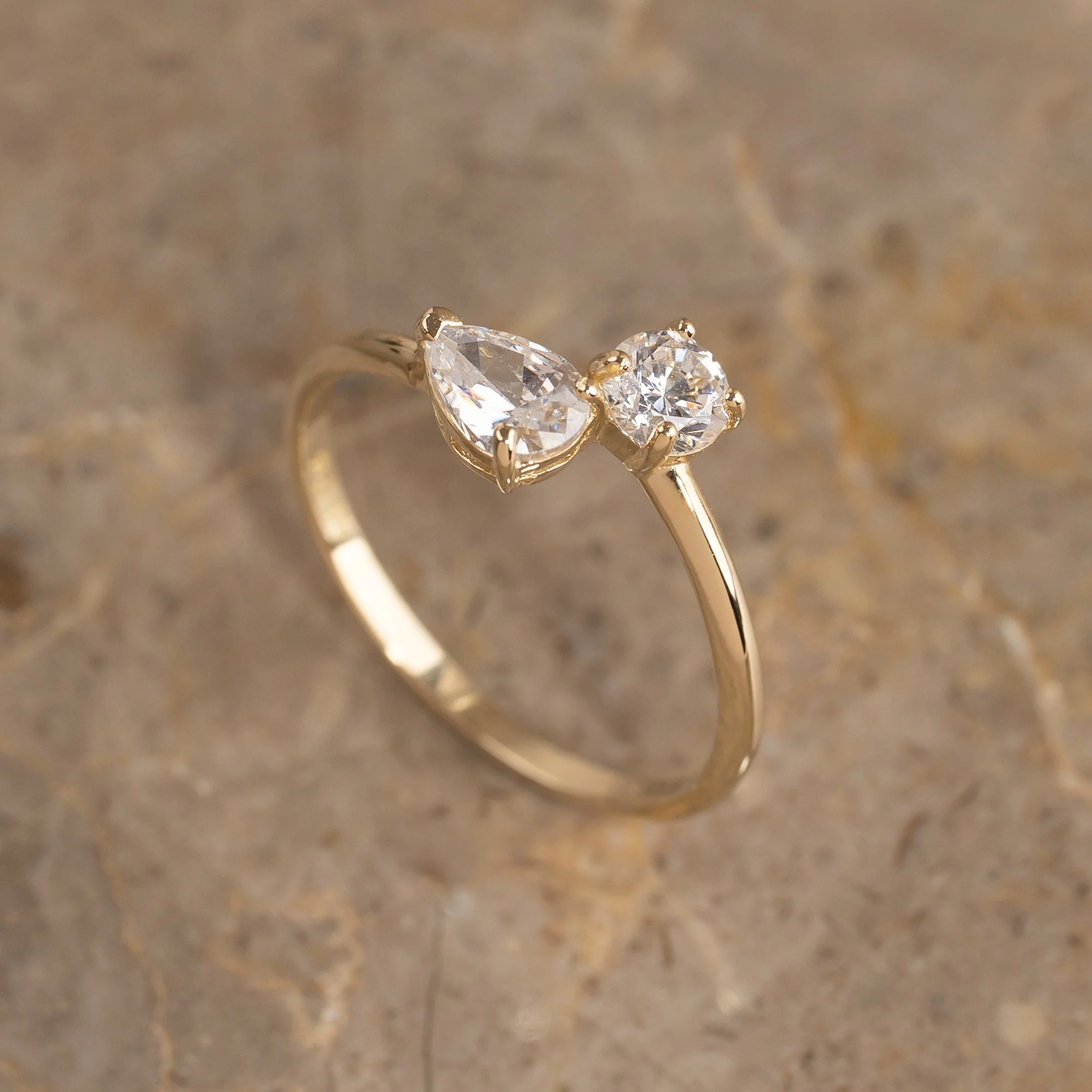 HOLLY CRYSTAL SOLID GOLD RING - Image 3