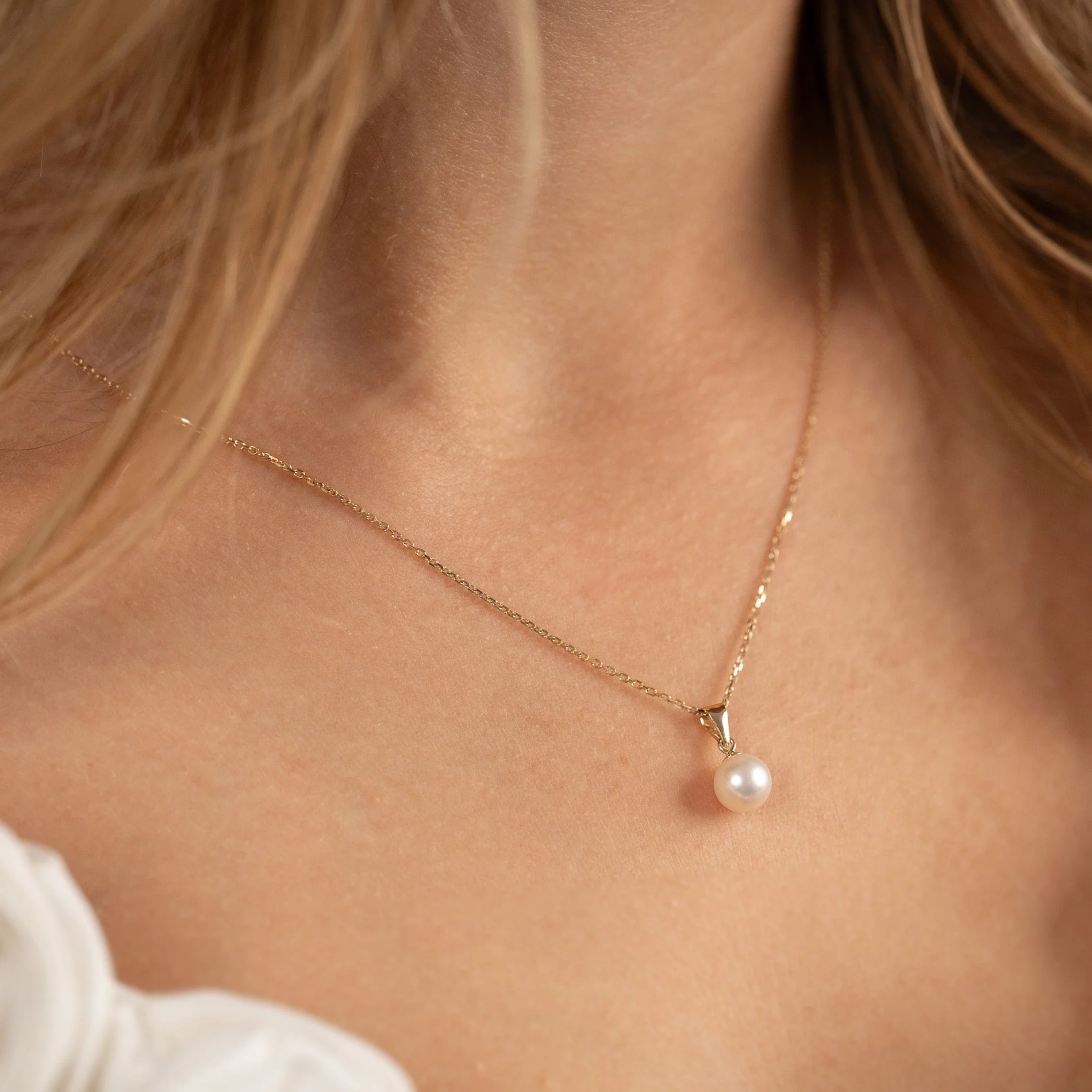 INA PEARL SOLID GOLD PENDANT - Image 2