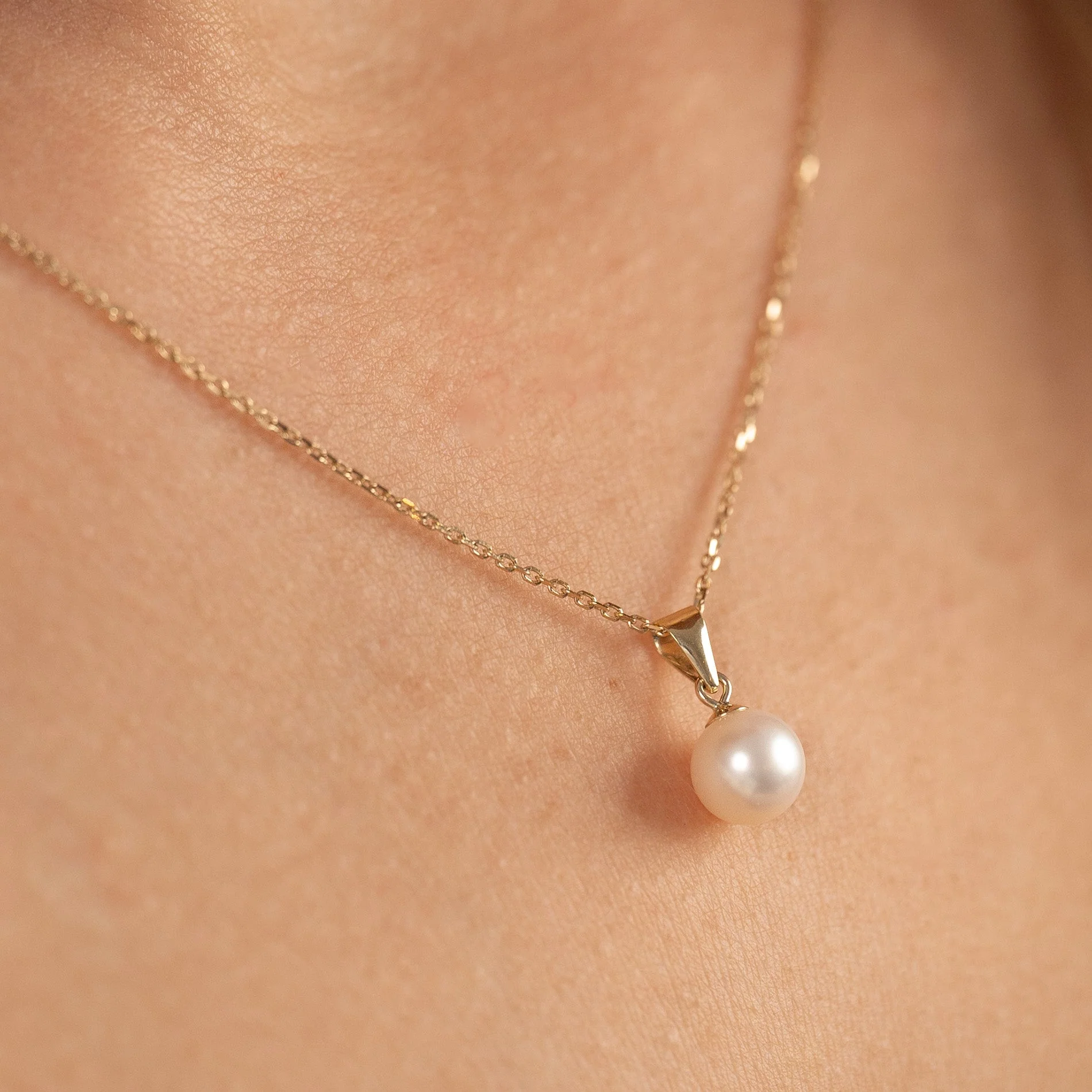 INA PEARL SOLID GOLD PENDANT - Image 5