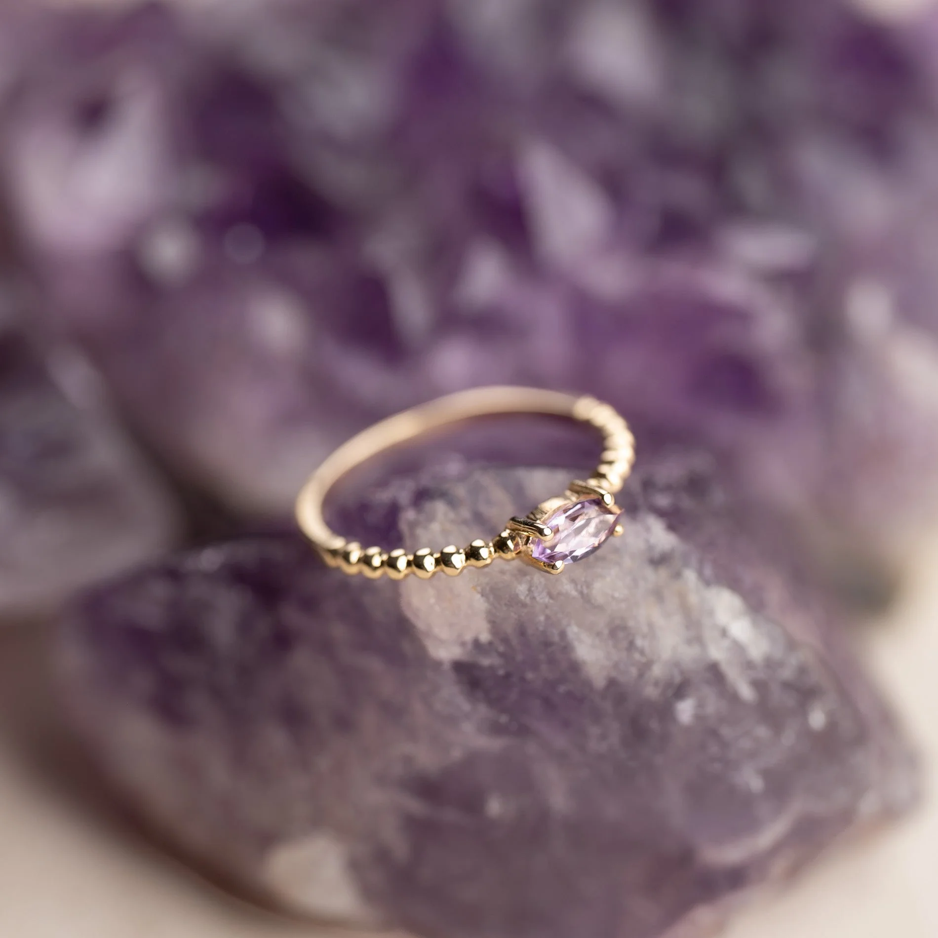 INGEBORG AMETHYST SOLID GOLD RING - Image 2