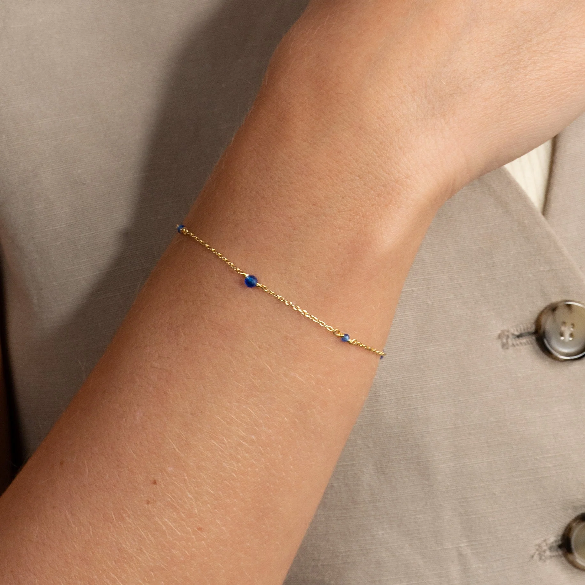 ISABELLA BLUE JADE GOLDEN BRACELET - Image 2