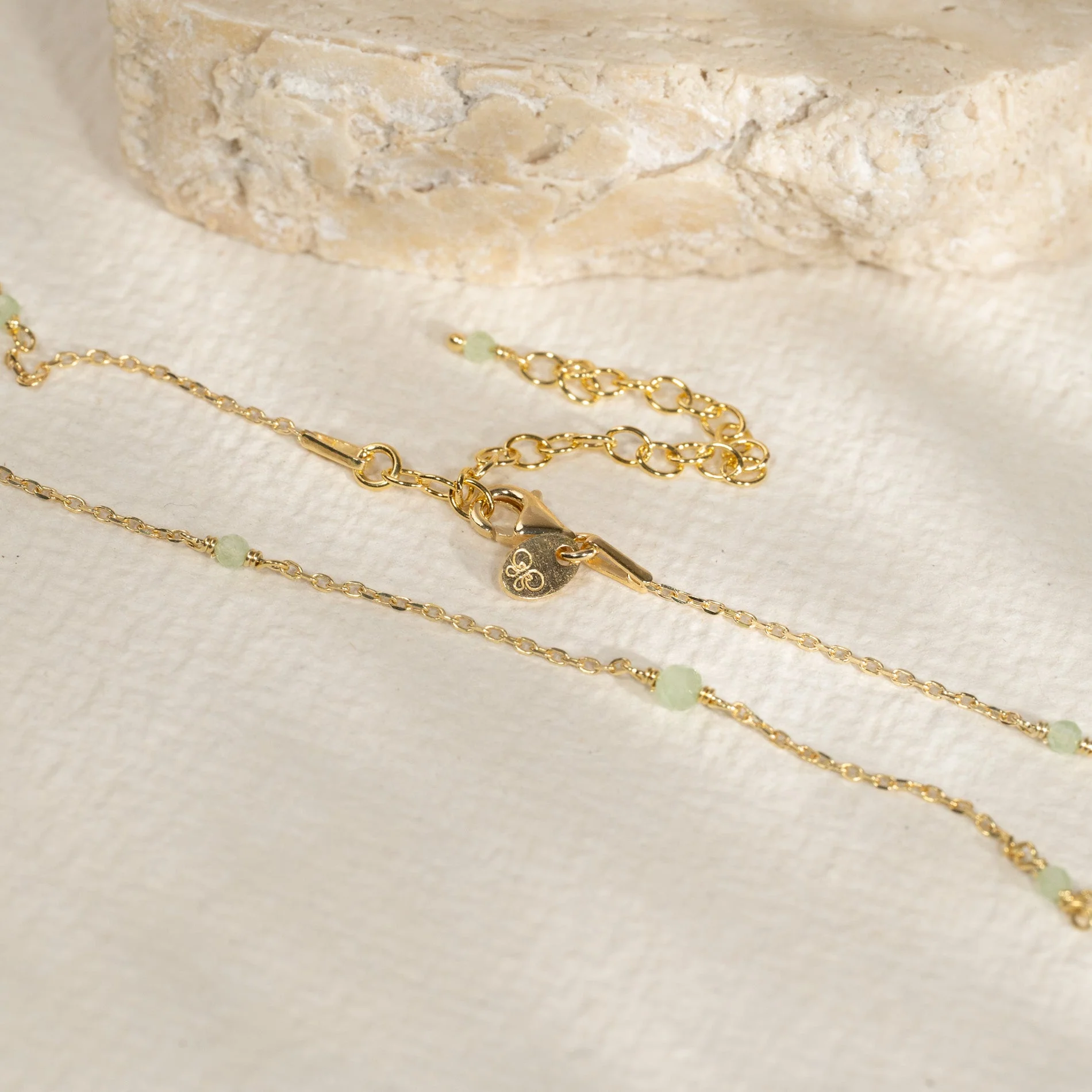 ISABELLA GREEN JADE GOLDEN NECKLACE - Image 5