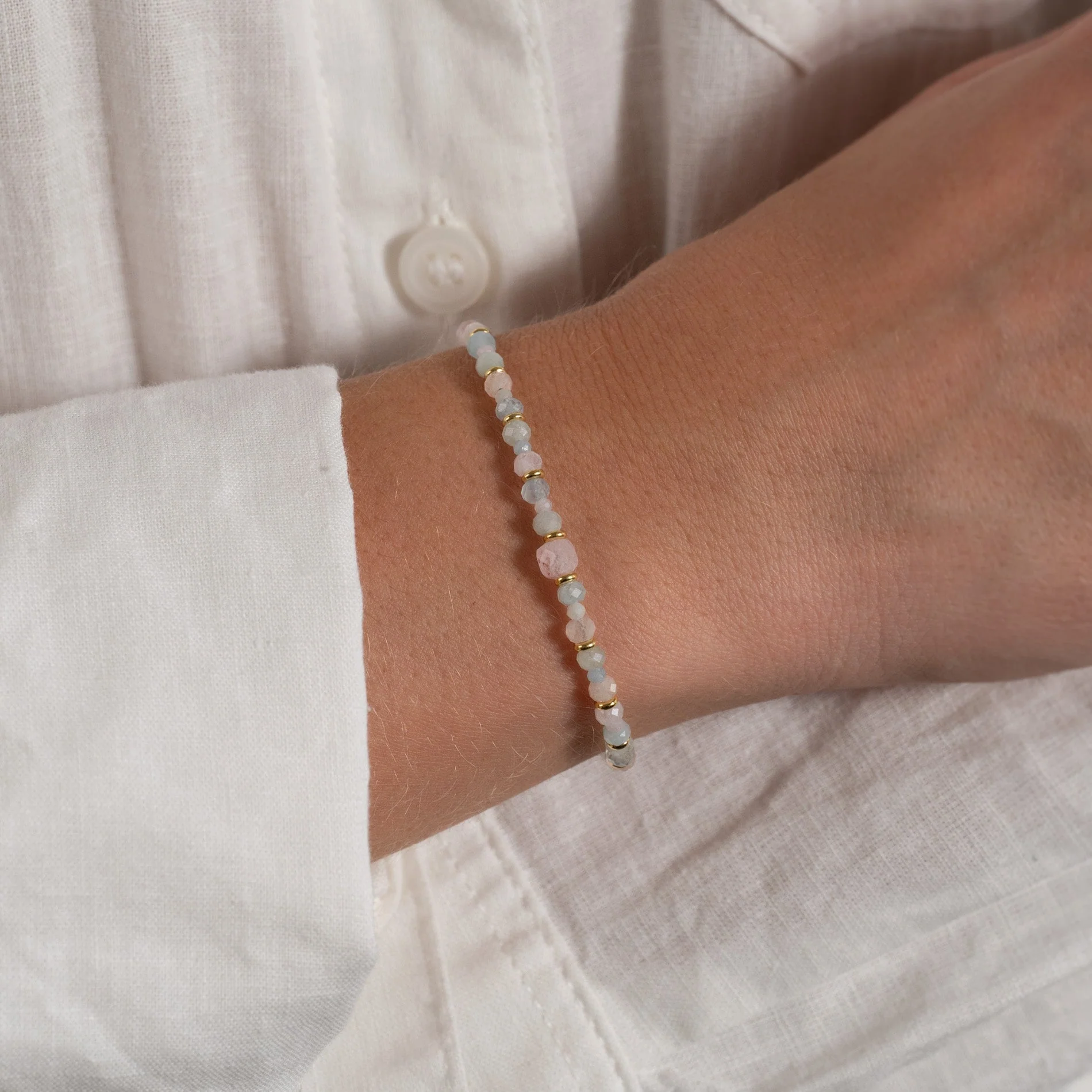 ISLA MORGANITE GOLDEN BRACELET - Image 2