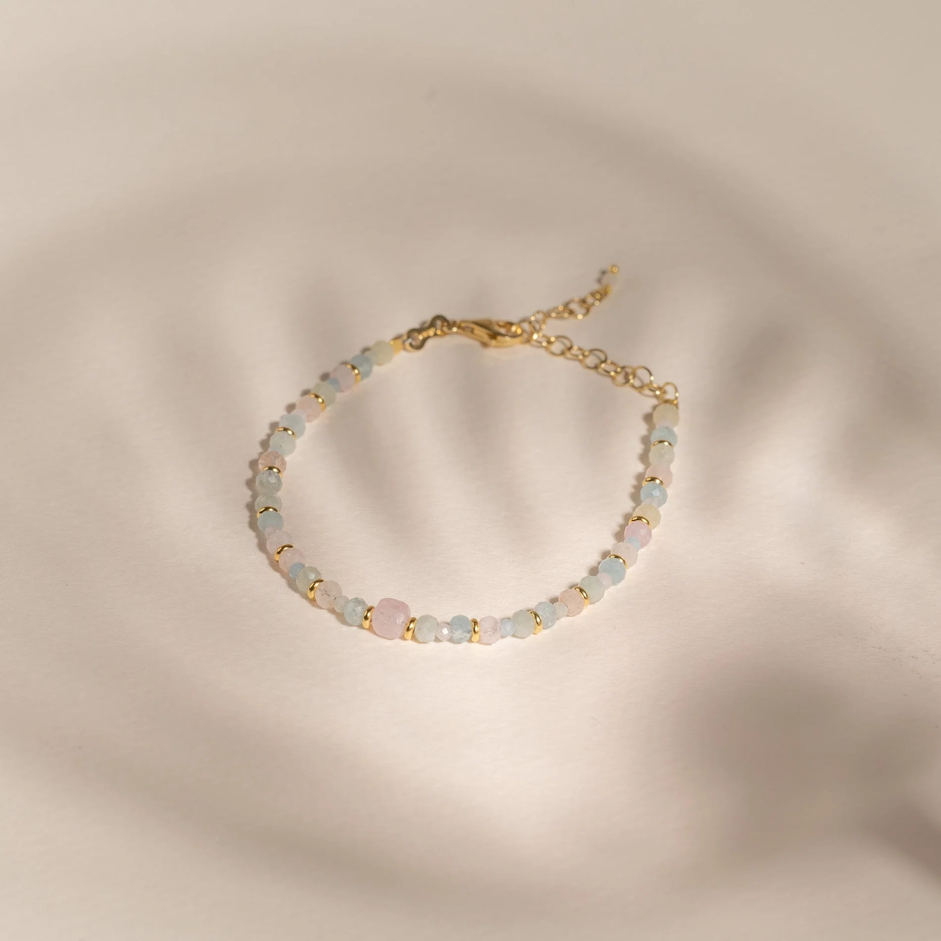 ISLA MORGANITE GOLDEN BRACELET - Image 3