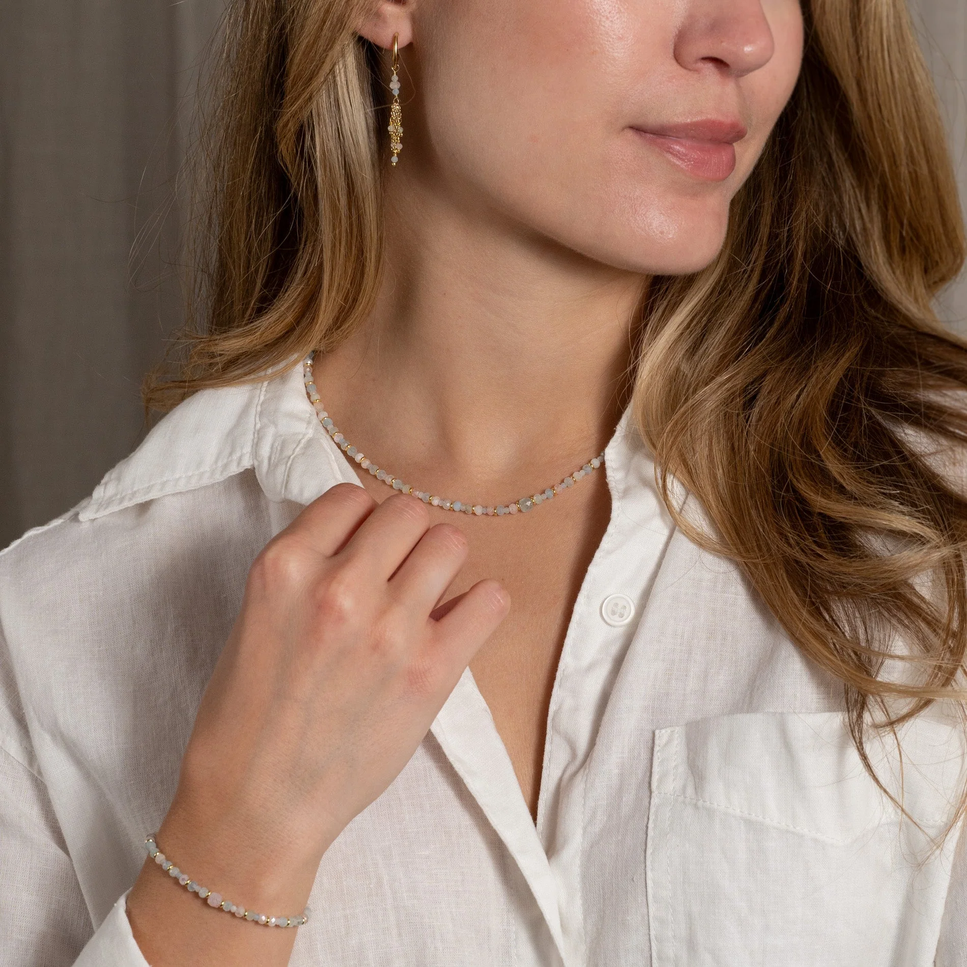 ISLA MORGANITE GOLDEN NECKLACE - Image 6