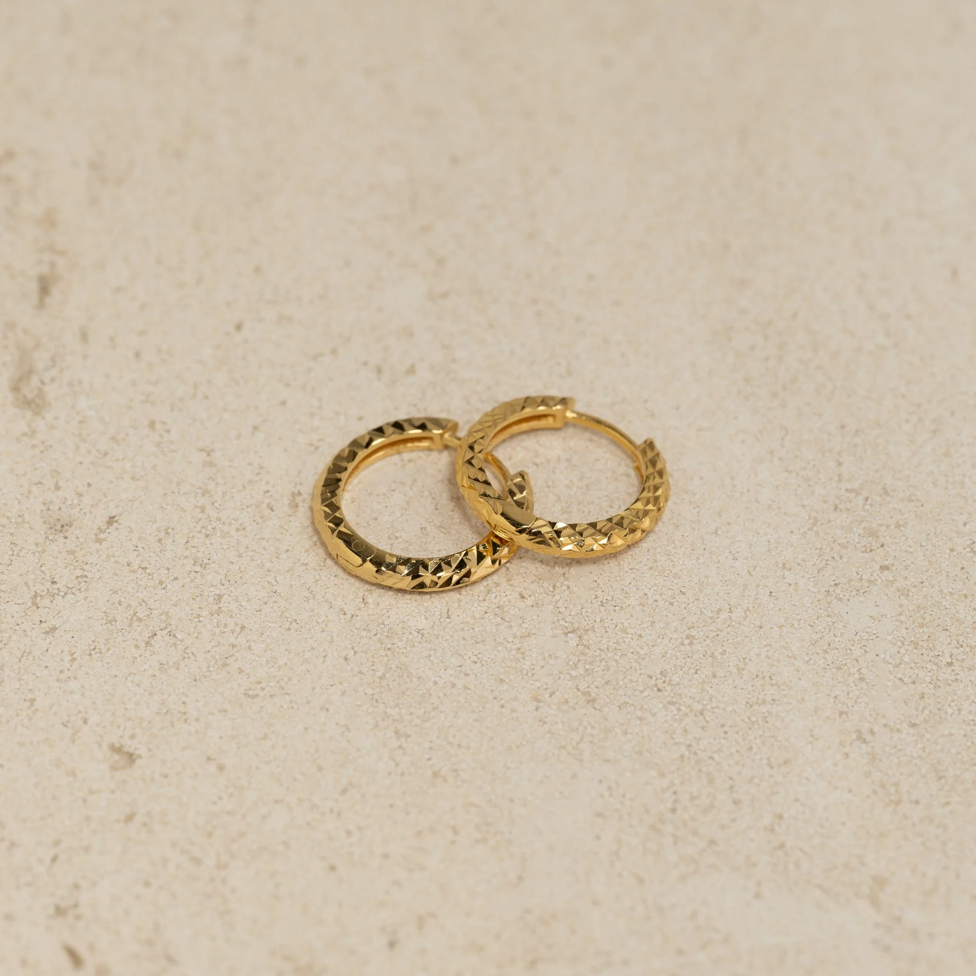 JOHANNE GOLDEN CREOL EARRING - Image 3