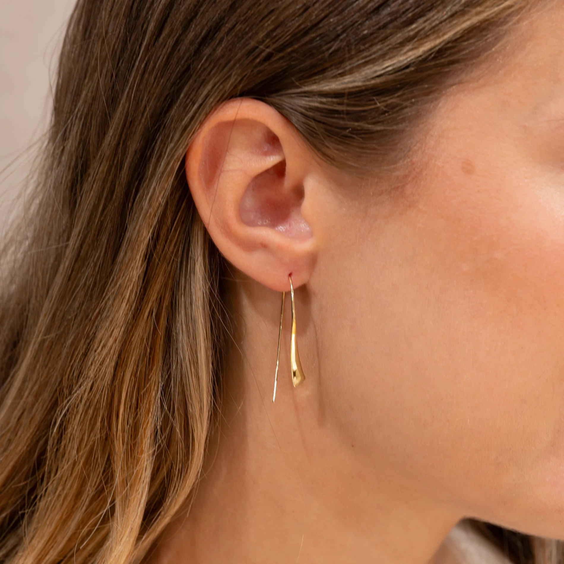 KAJA SOLID GOLD CREOL EARRING - Image 4