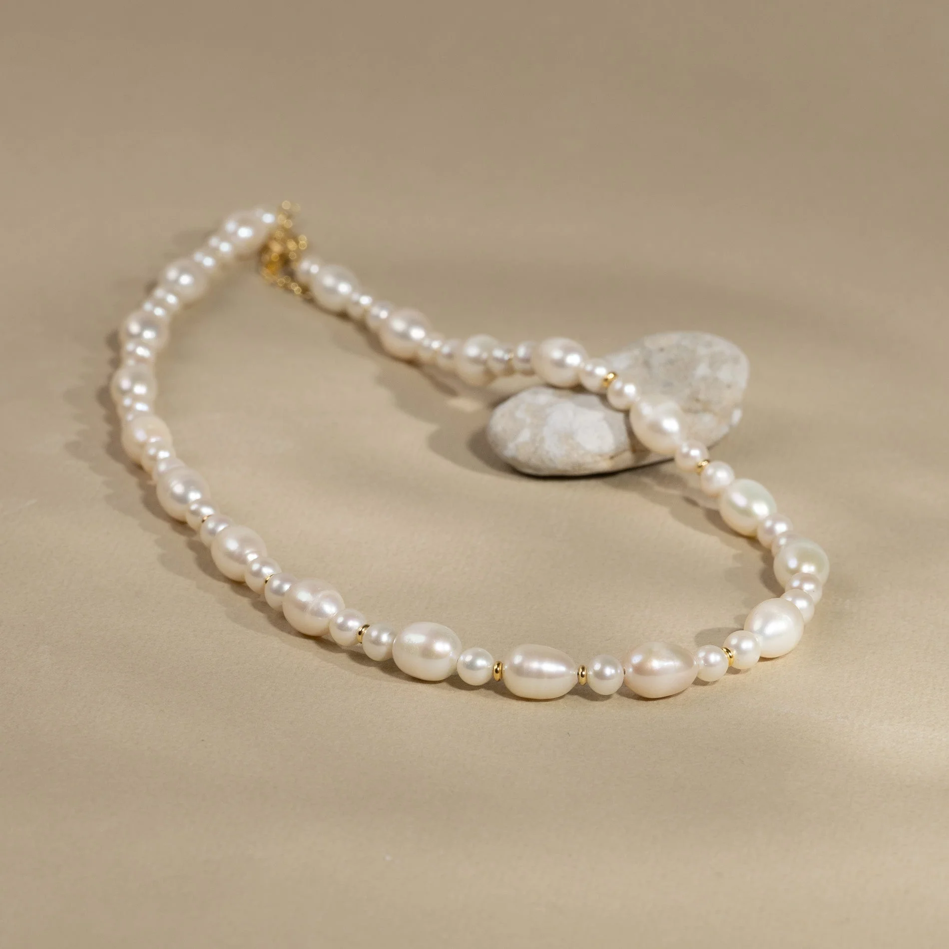 KALANA PEARL GOLDEN NECKLACE - Image 3