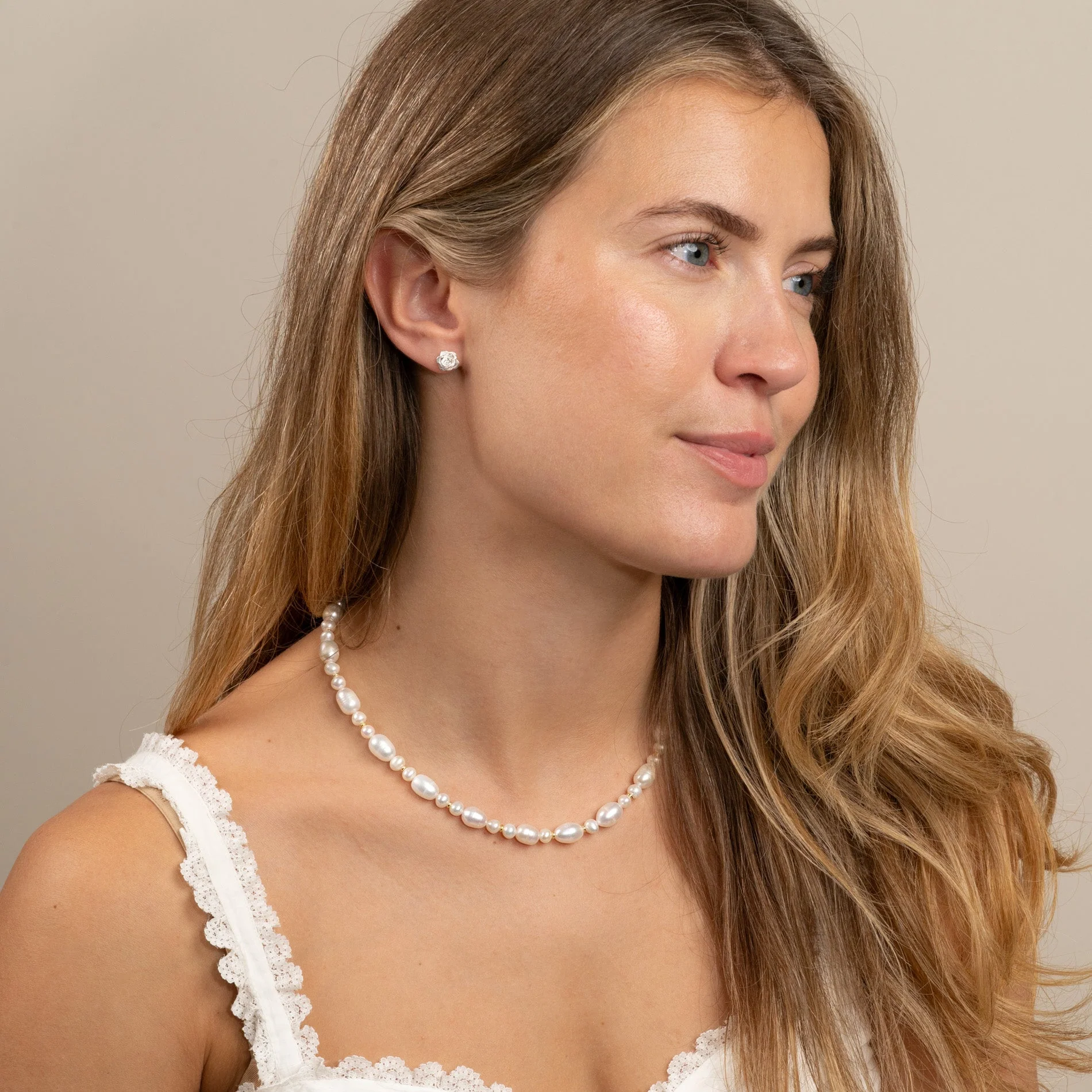KALANA PEARL GOLDEN NECKLACE - Image 4