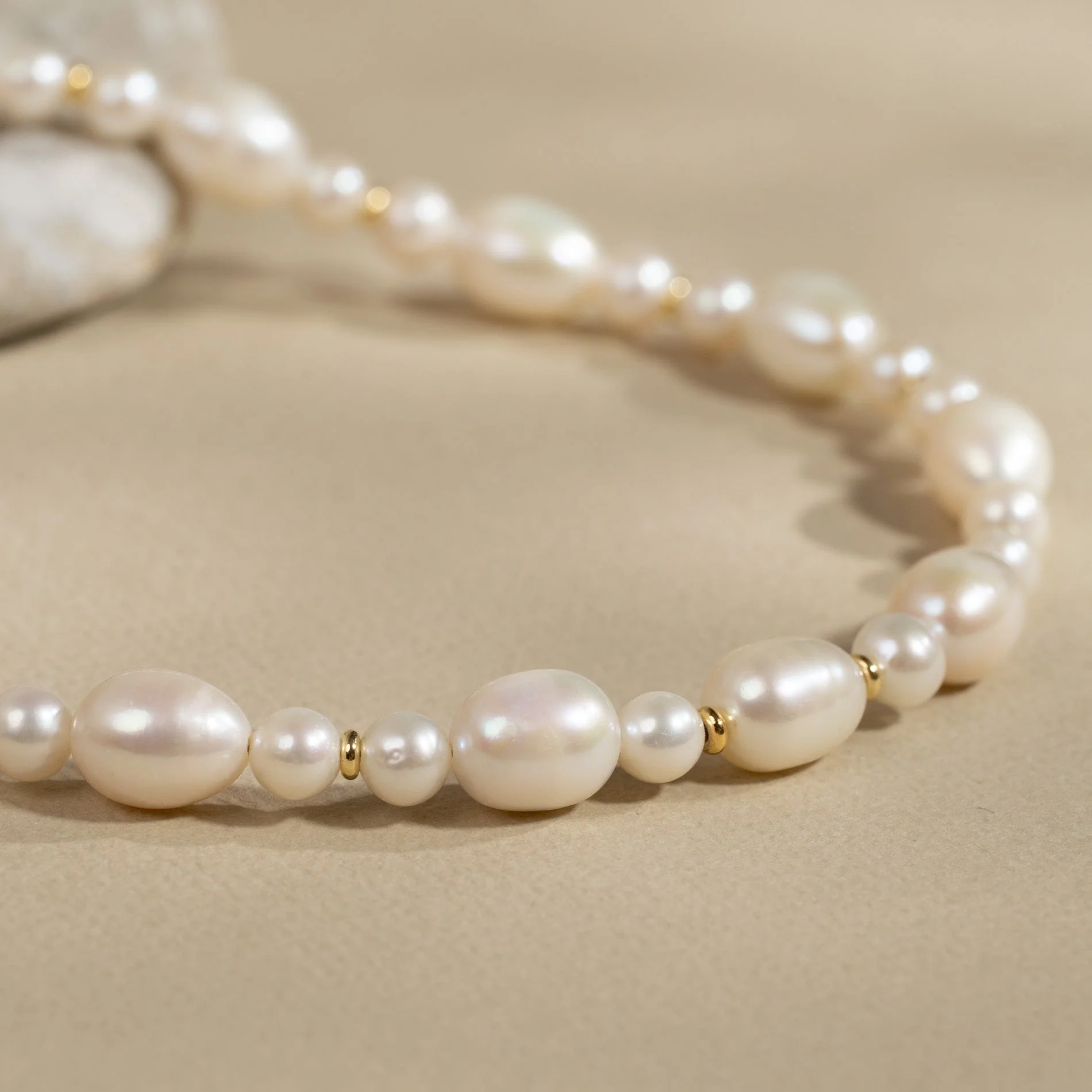 KALANA PEARL GOLDEN NECKLACE - Image 5