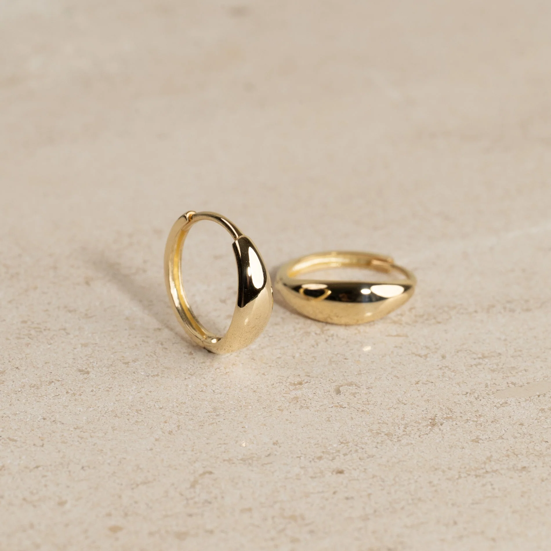 KARMEN SOLID GOLD CREOL EARRING - Image 3