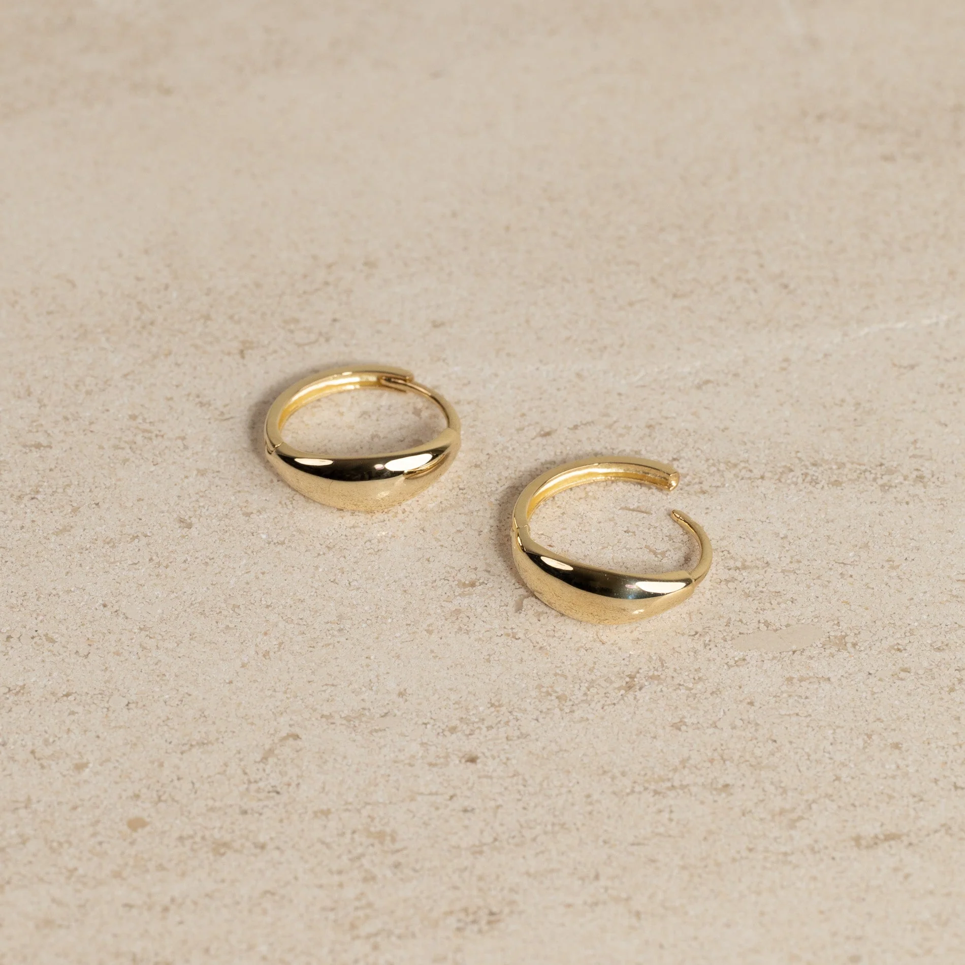 KARMEN SOLID GOLD CREOL EARRING - Image 5