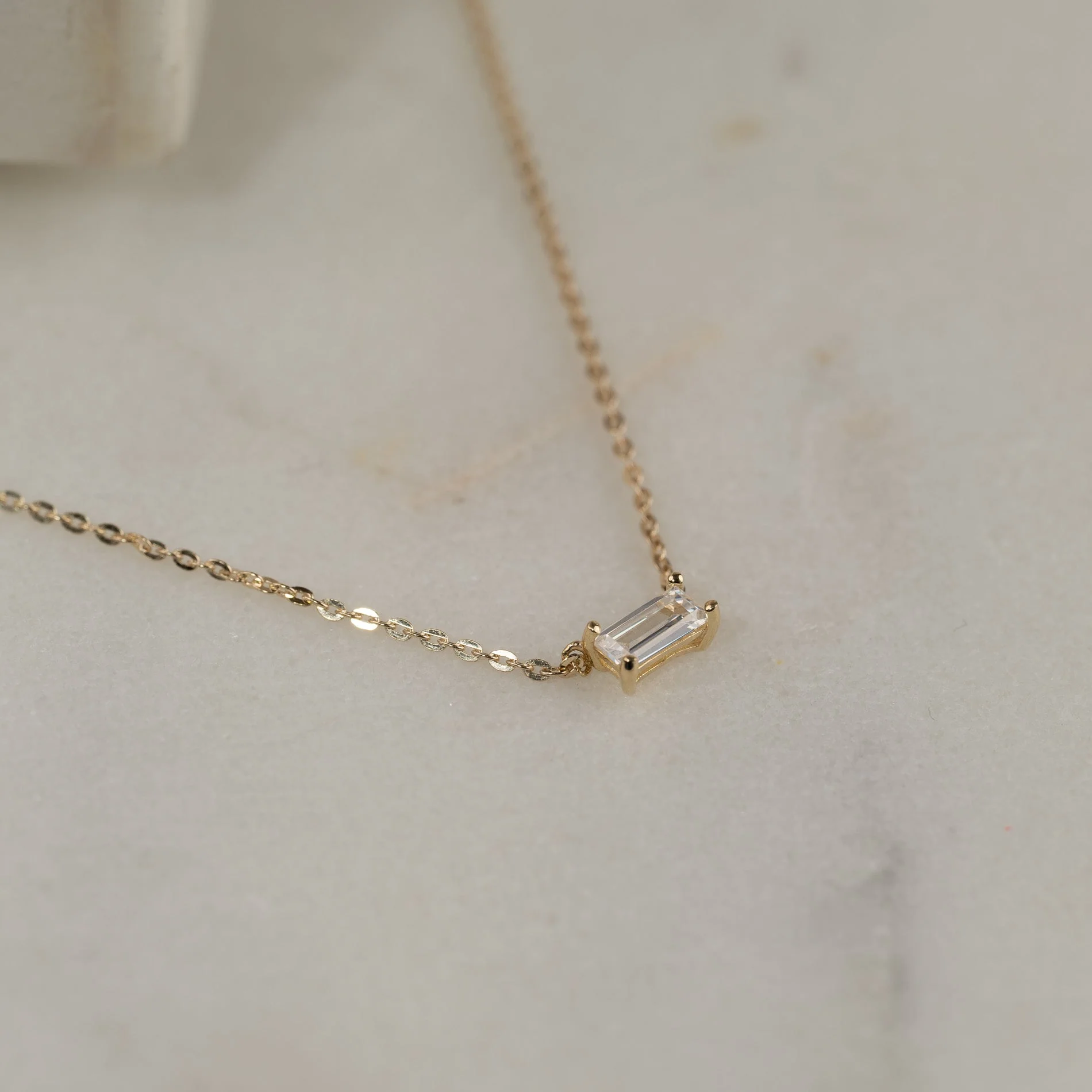 KATERINA CRYSTAL SOLID GOLD NECKLACE - Image 2