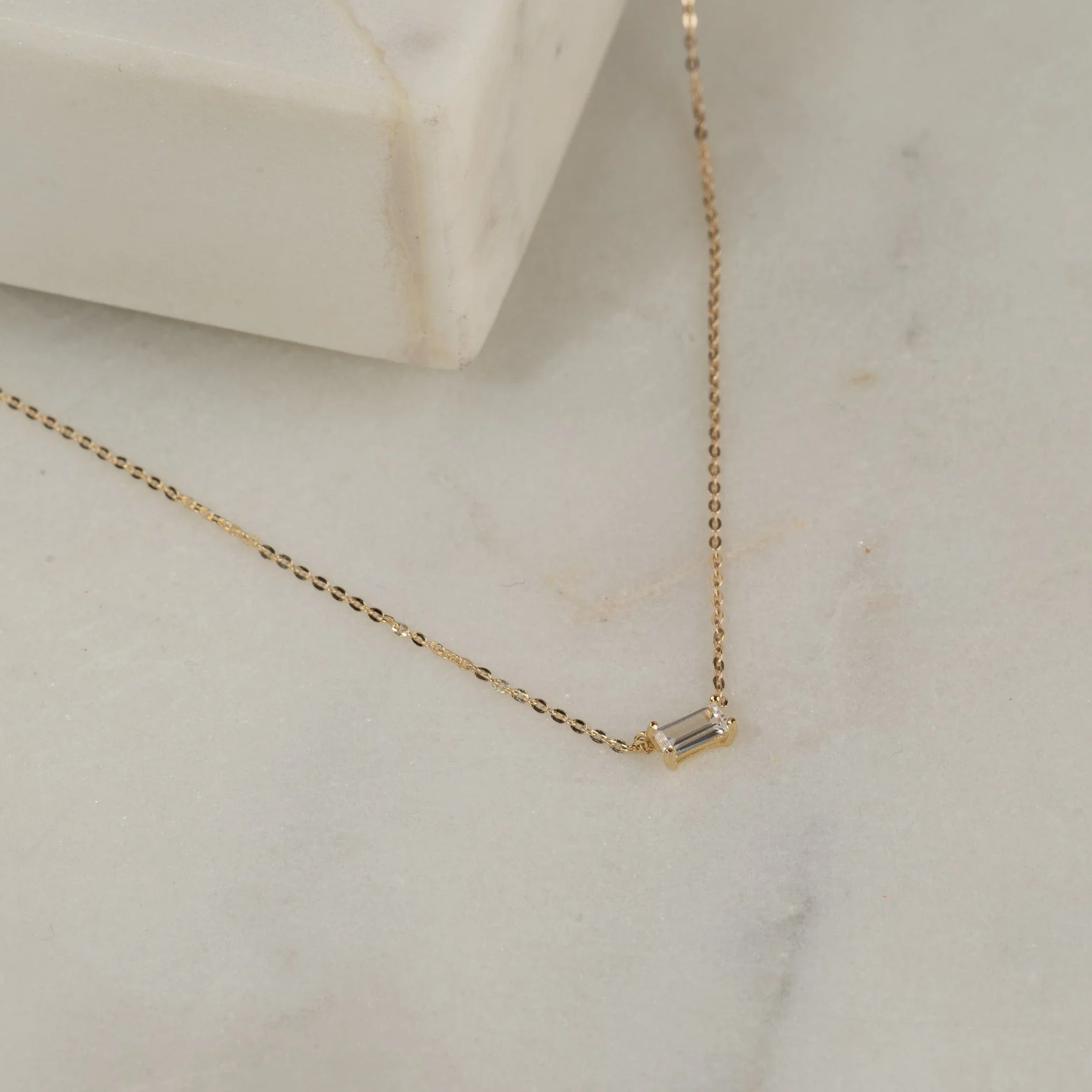 KATERINA CRYSTAL SOLID GOLD NECKLACE - Image 4