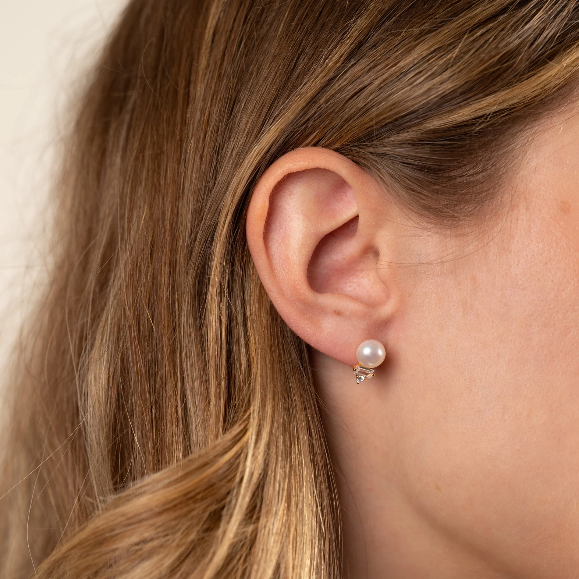 KIRSTIN PEARL GOLDEN EARRING - Image 4