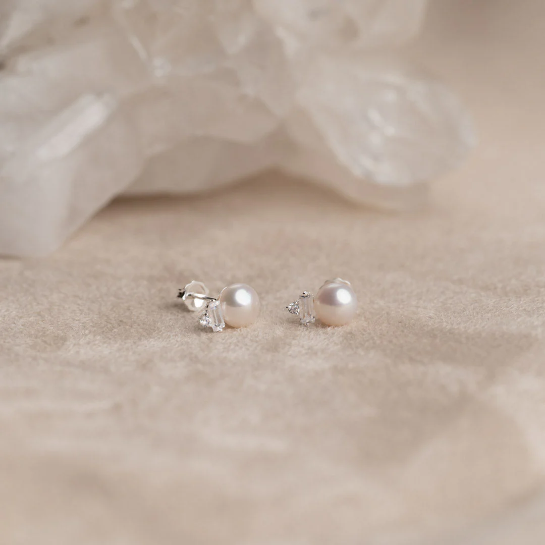 KIRSTIN PEARL SILVER EARRING - Image 5
