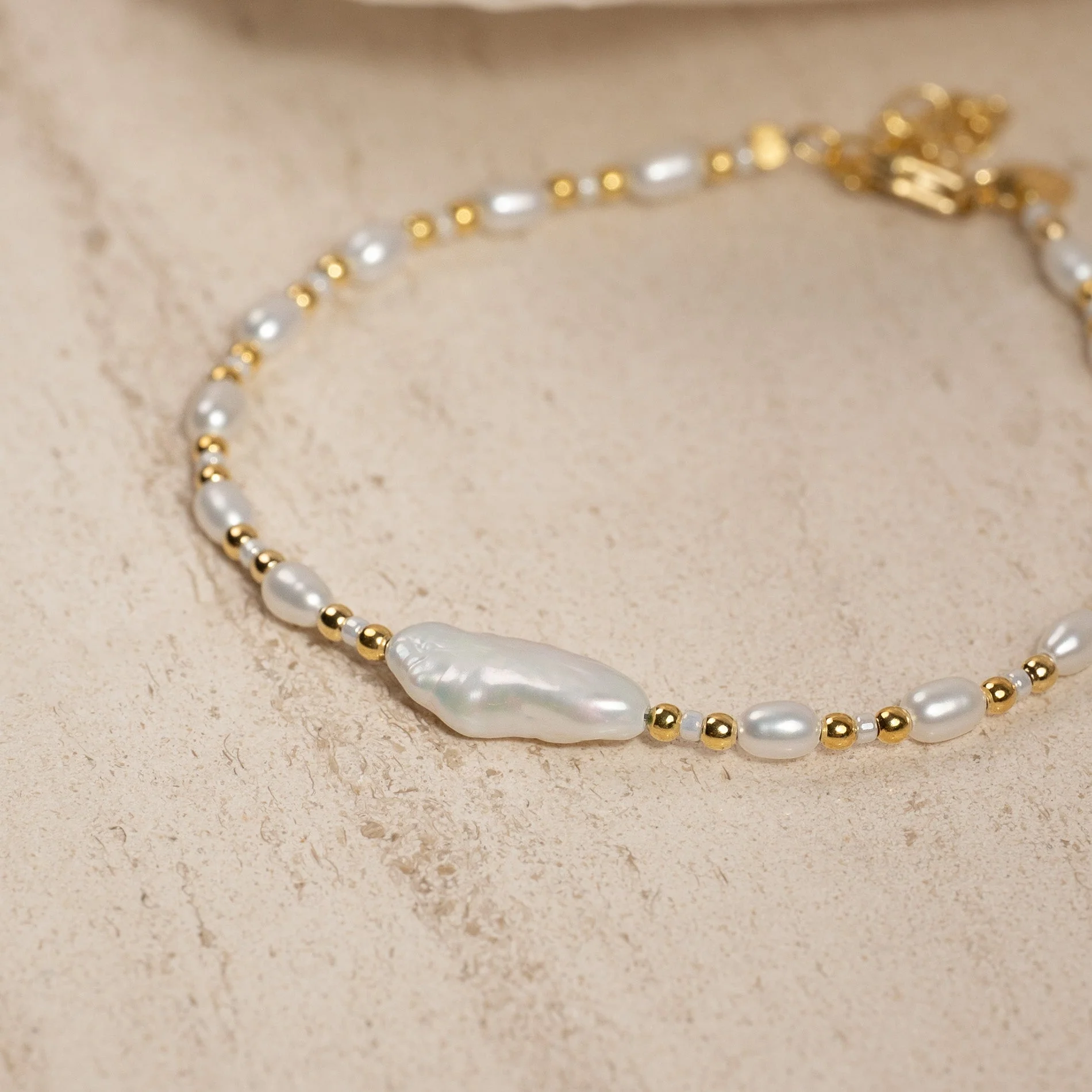 LANA PEARL GOLDEN BRACELET - Image 3