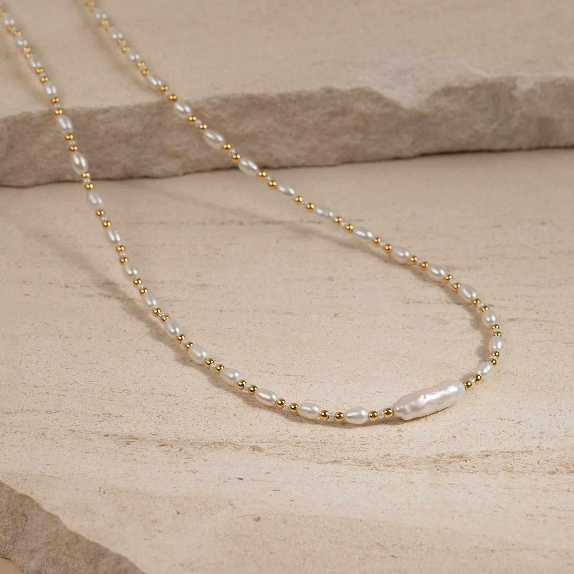 LANA PEARL GOLDEN NECKLACE - Image 4