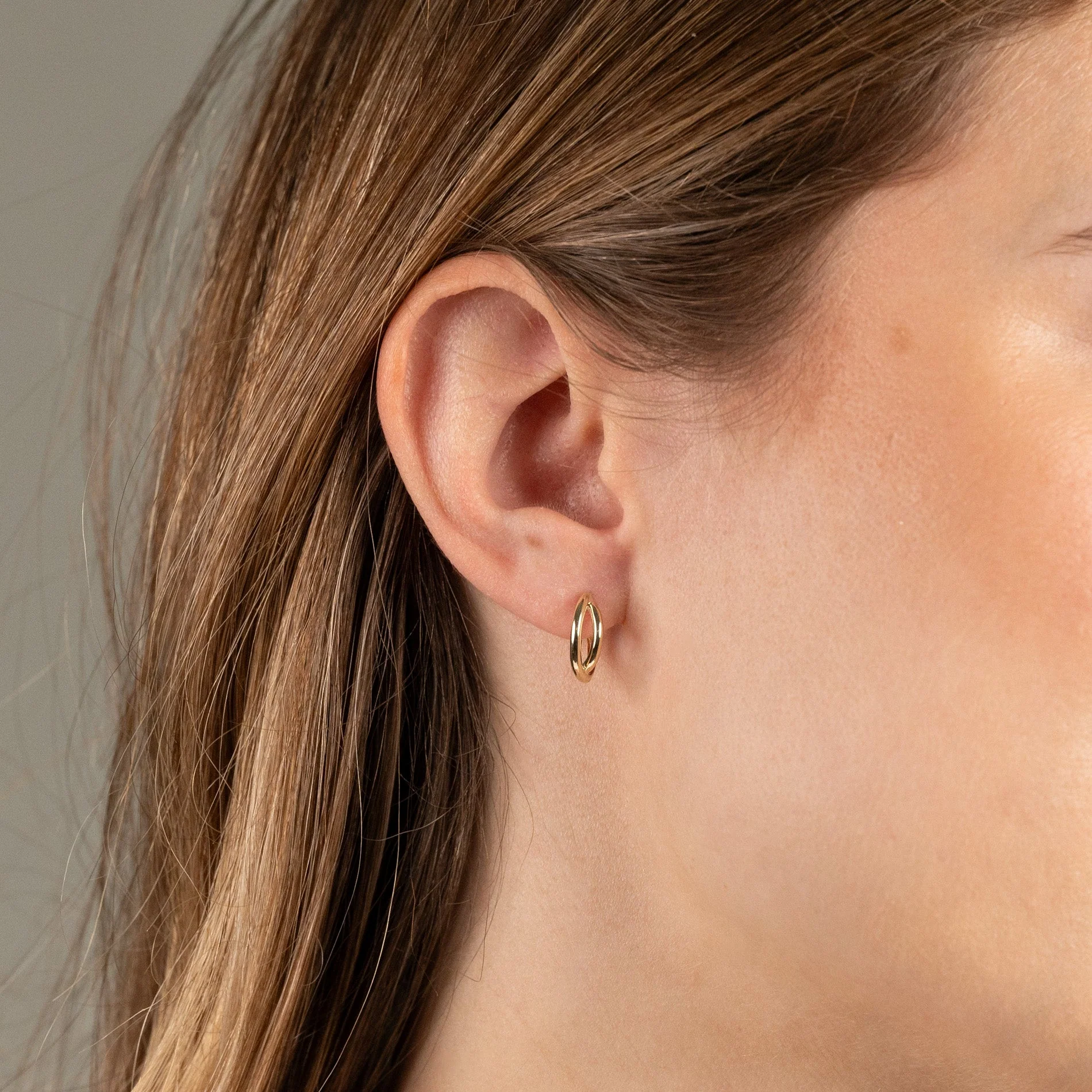 LARISSA SOLID GOLD CREOL EARRING - Image 4