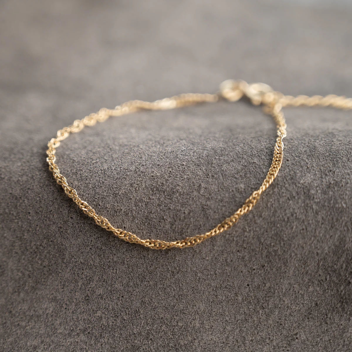 LEONORA SOLID GOLD BRACELET - Image 5
