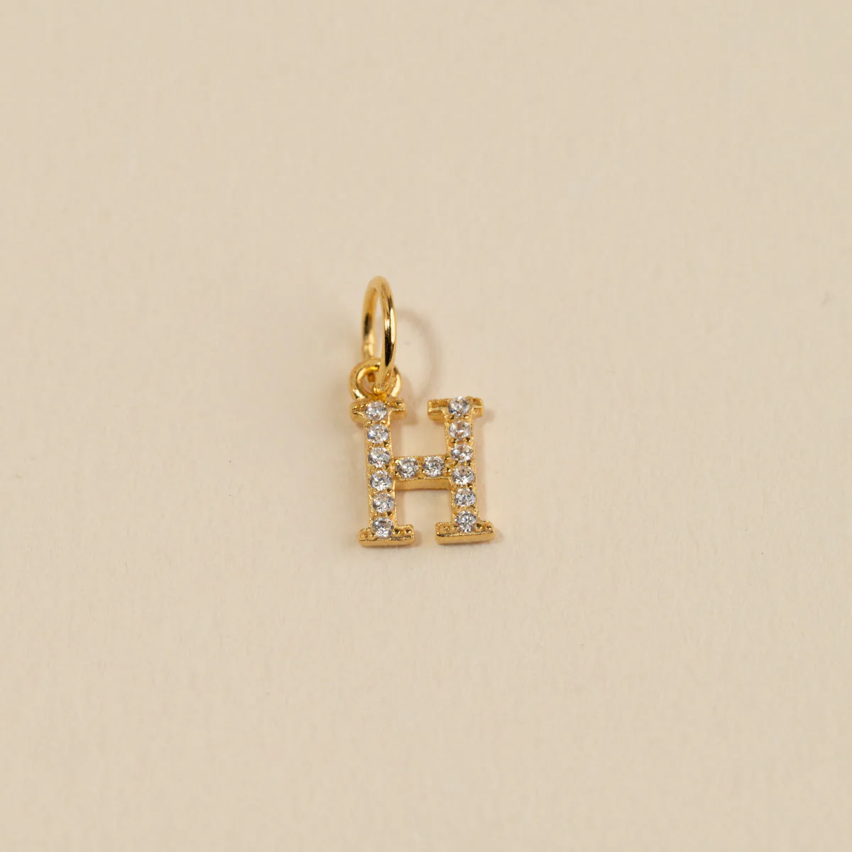 LETTER CRYSTAL GOLDEN PENDANT - Image 10