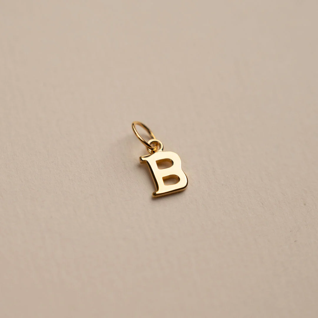 LETTER GOLDEN PENDANT - Image 4