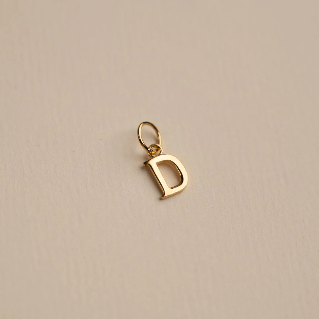 LETTER GOLDEN PENDANT - Image 6