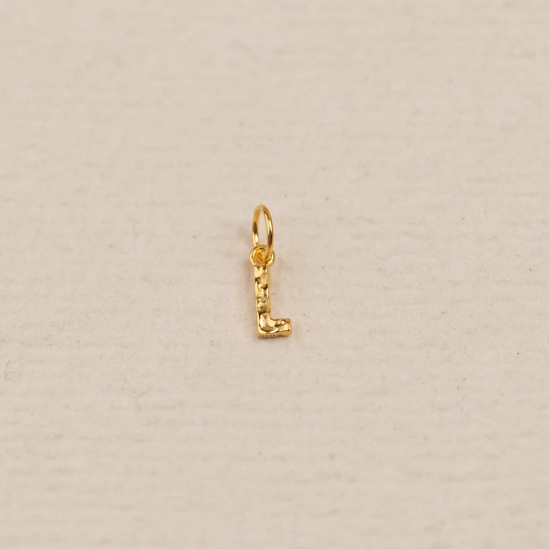 LETTER MOLTEN GOLDEN PENDANT - Image 13