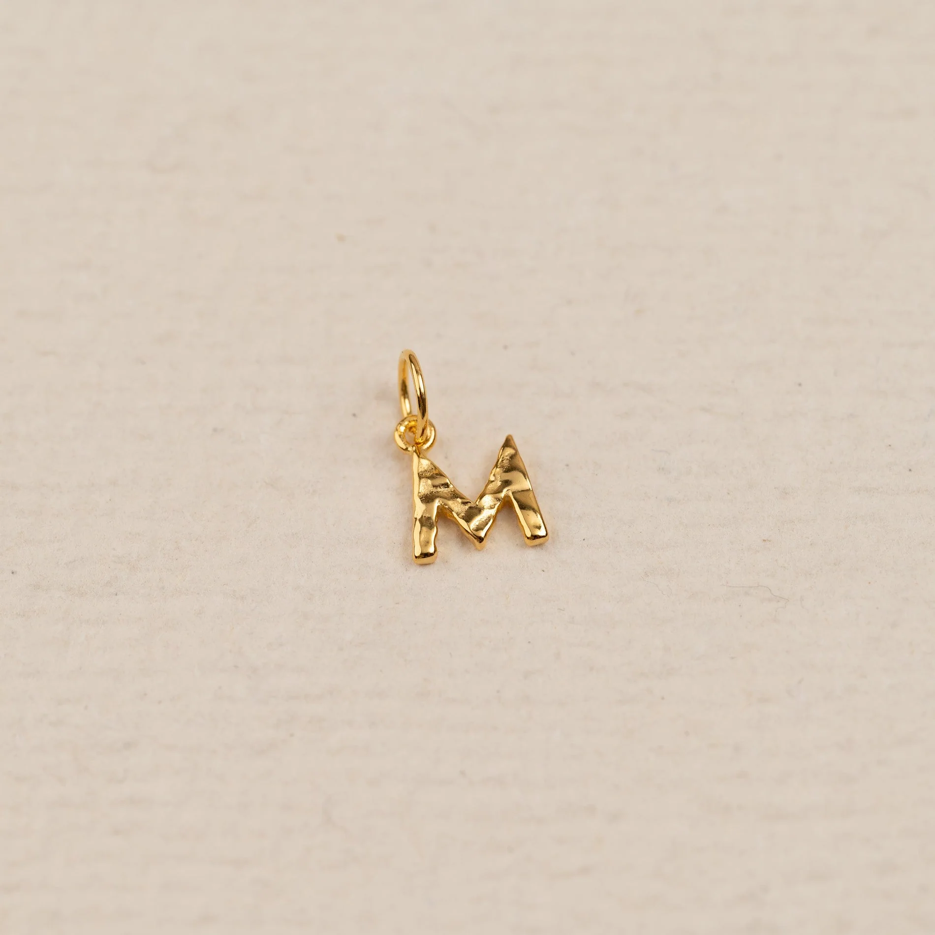 LETTER MOLTEN GOLDEN PENDANT - Image 14